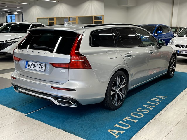 VOLVO V60 2022