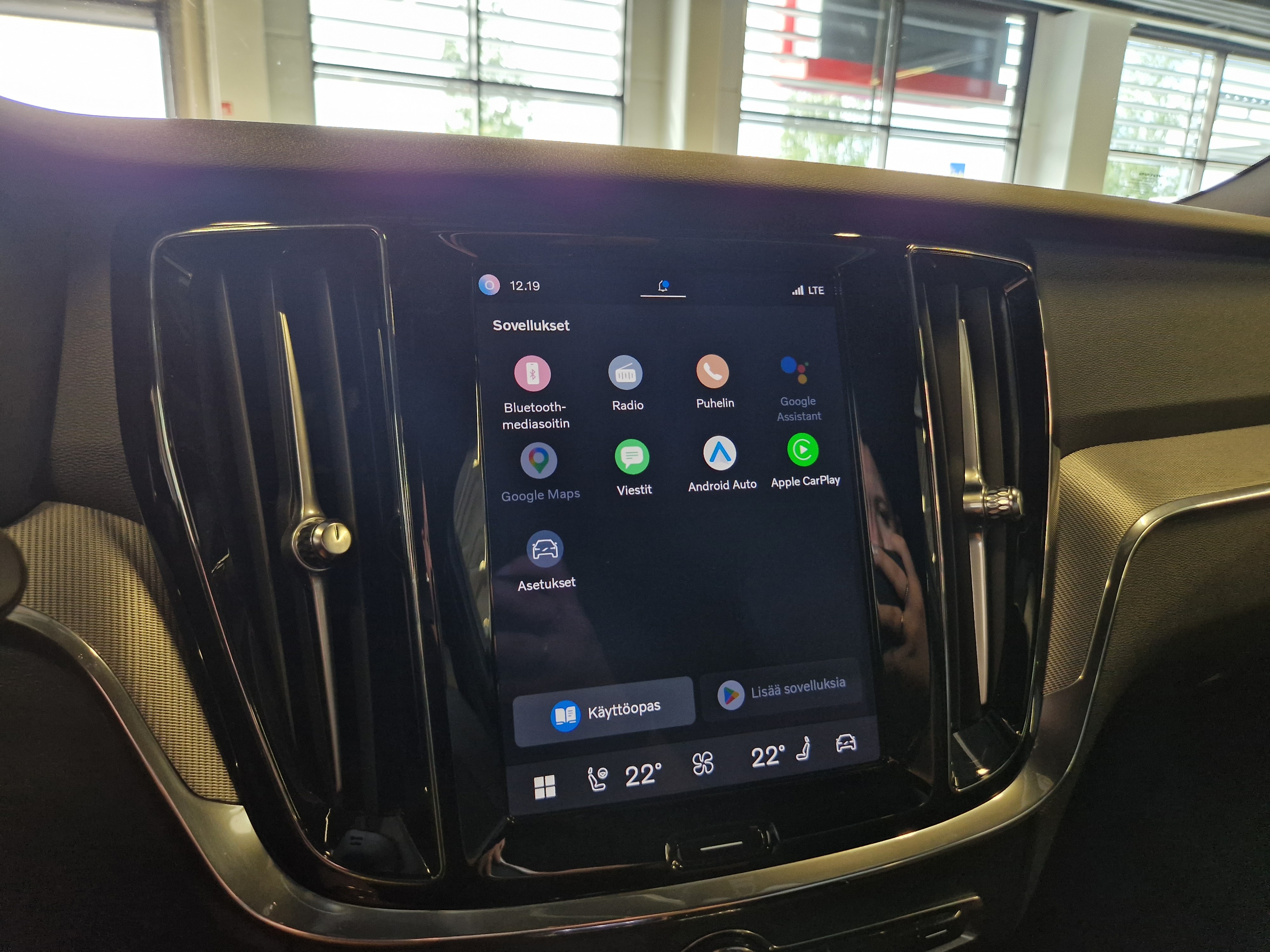 VOLVO V60 2024