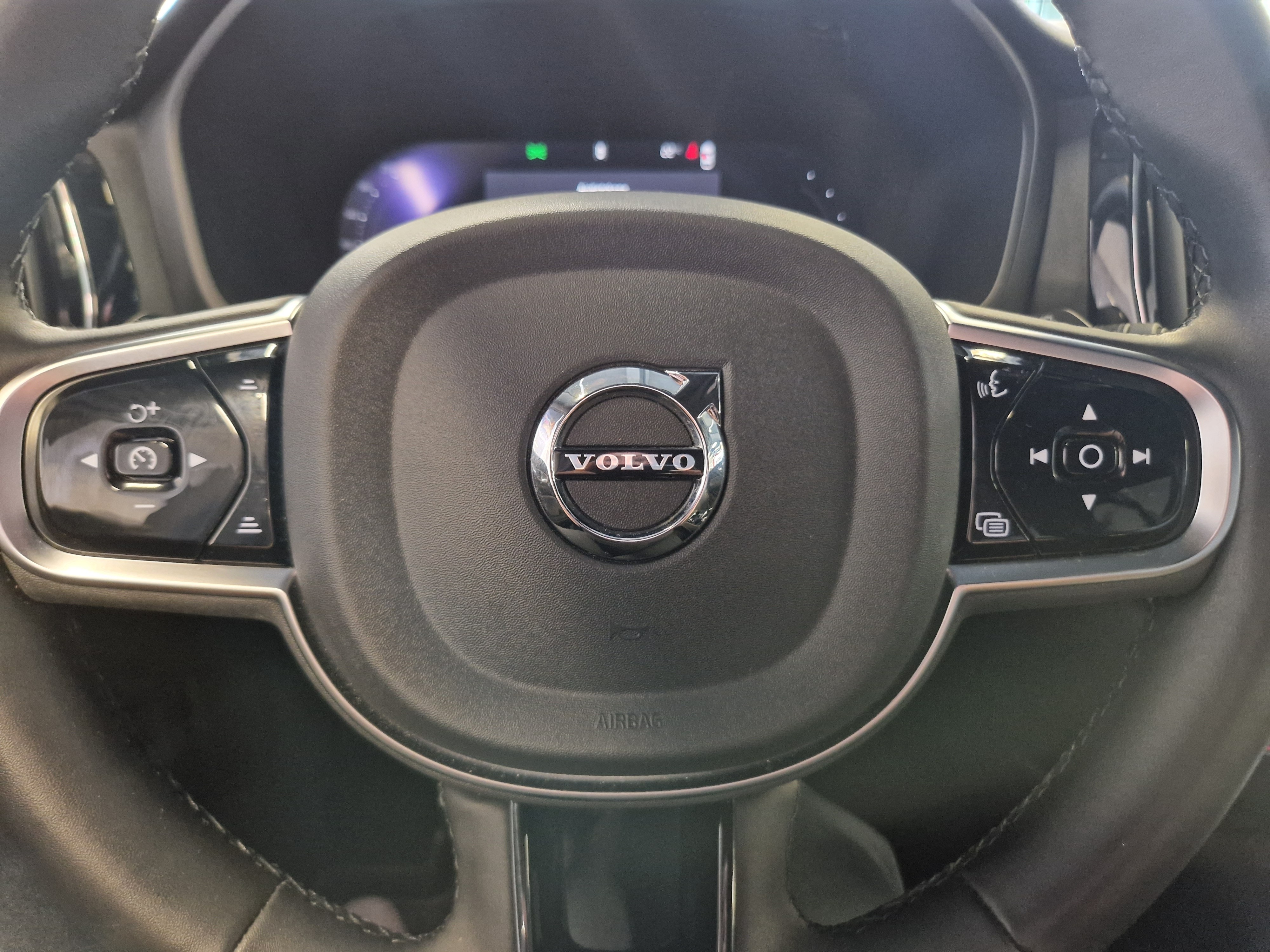 VOLVO V60 2024