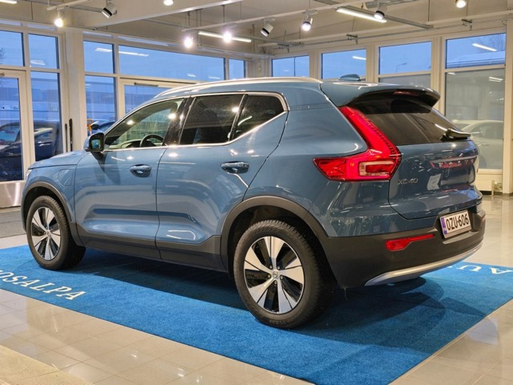 VOLVO XC40 2024