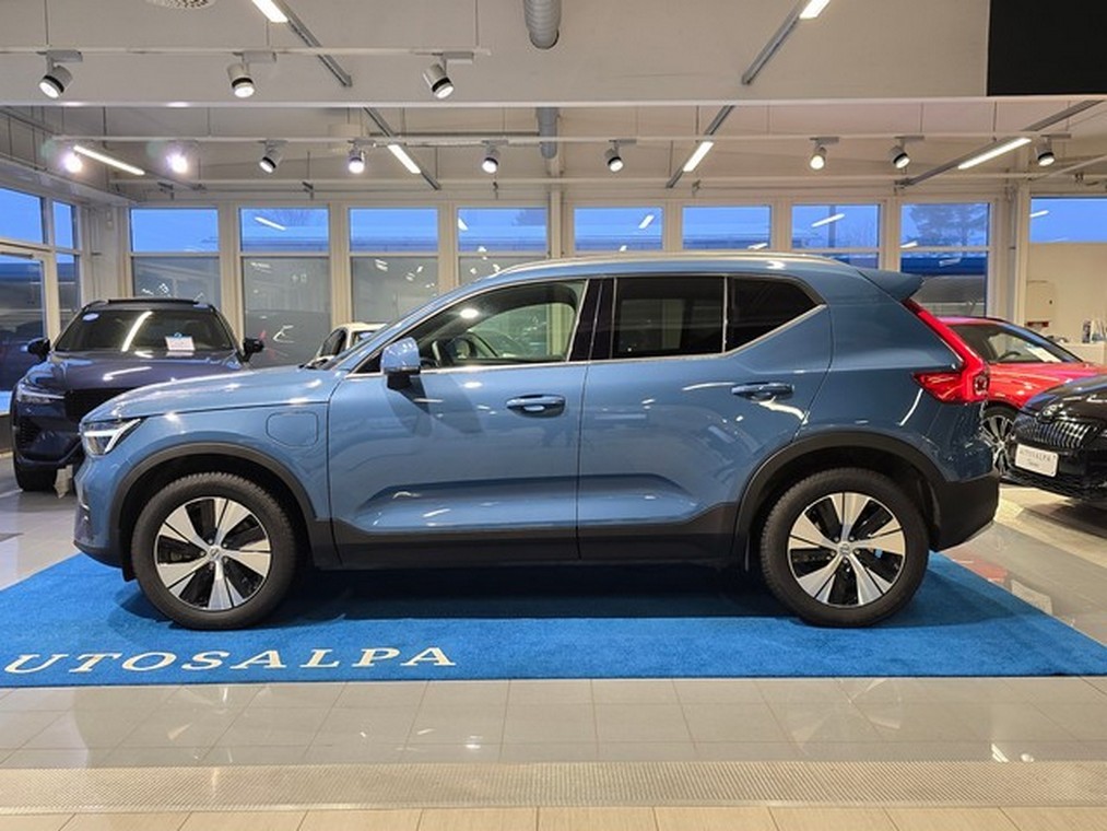 VOLVO XC40 2024