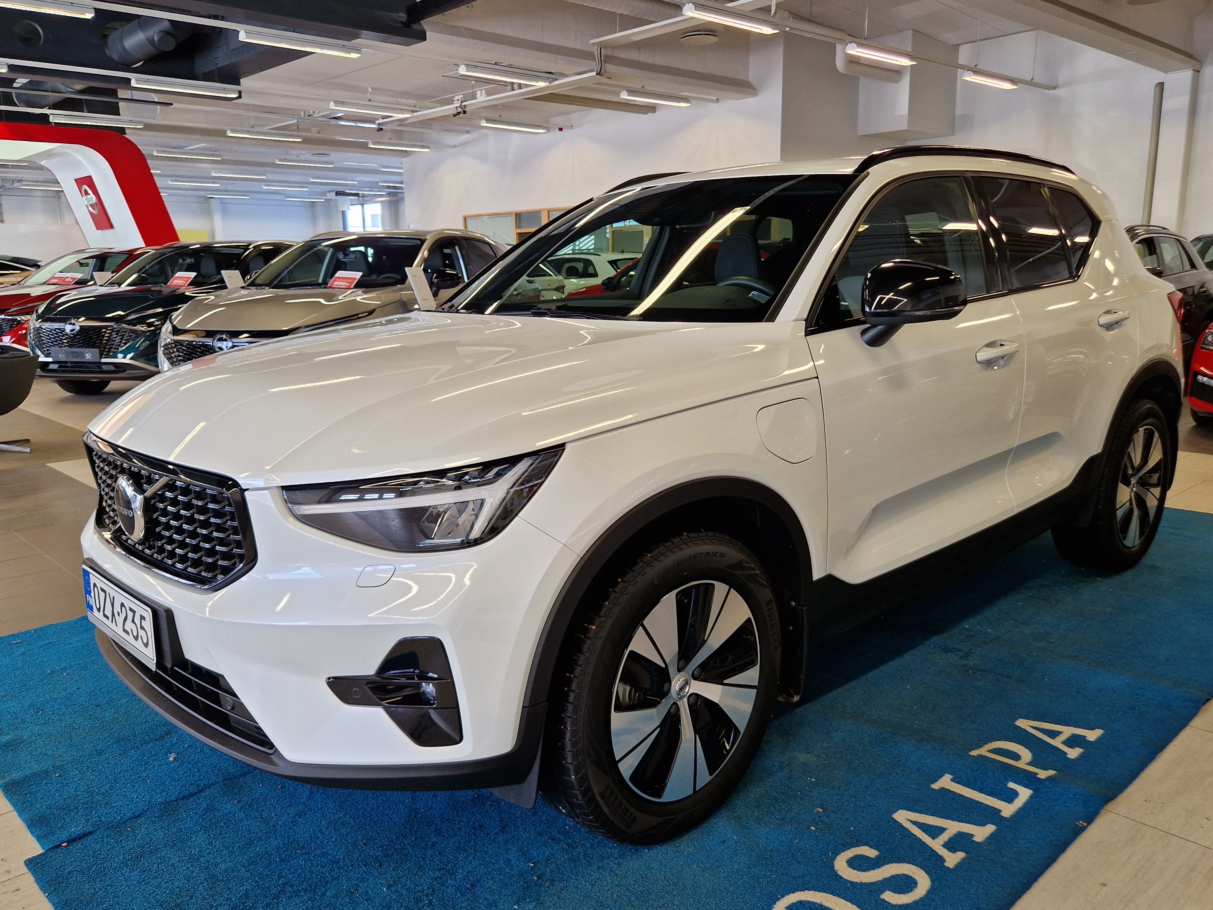 VOLVO XC40 2024