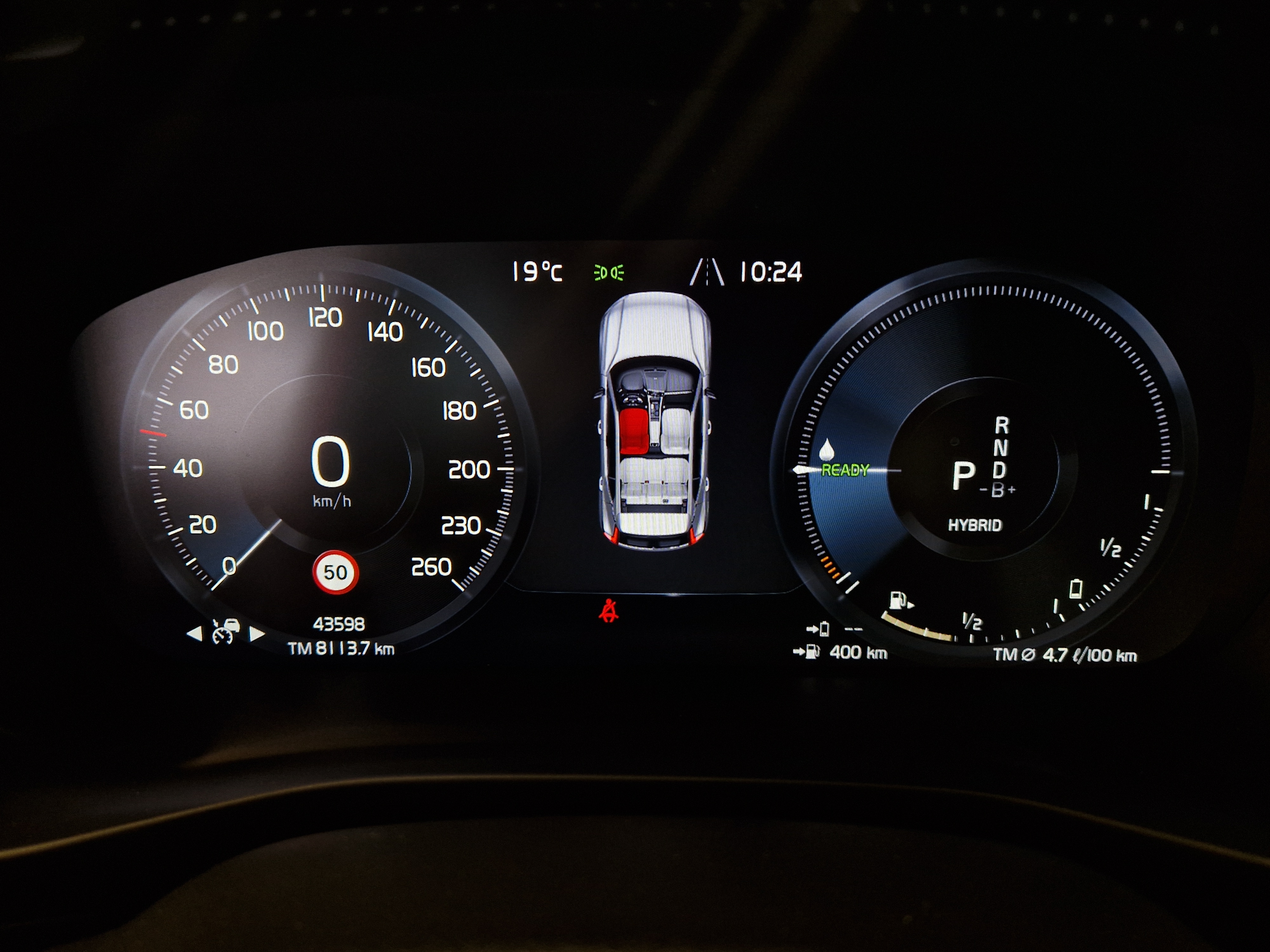 VOLVO XC40 2024