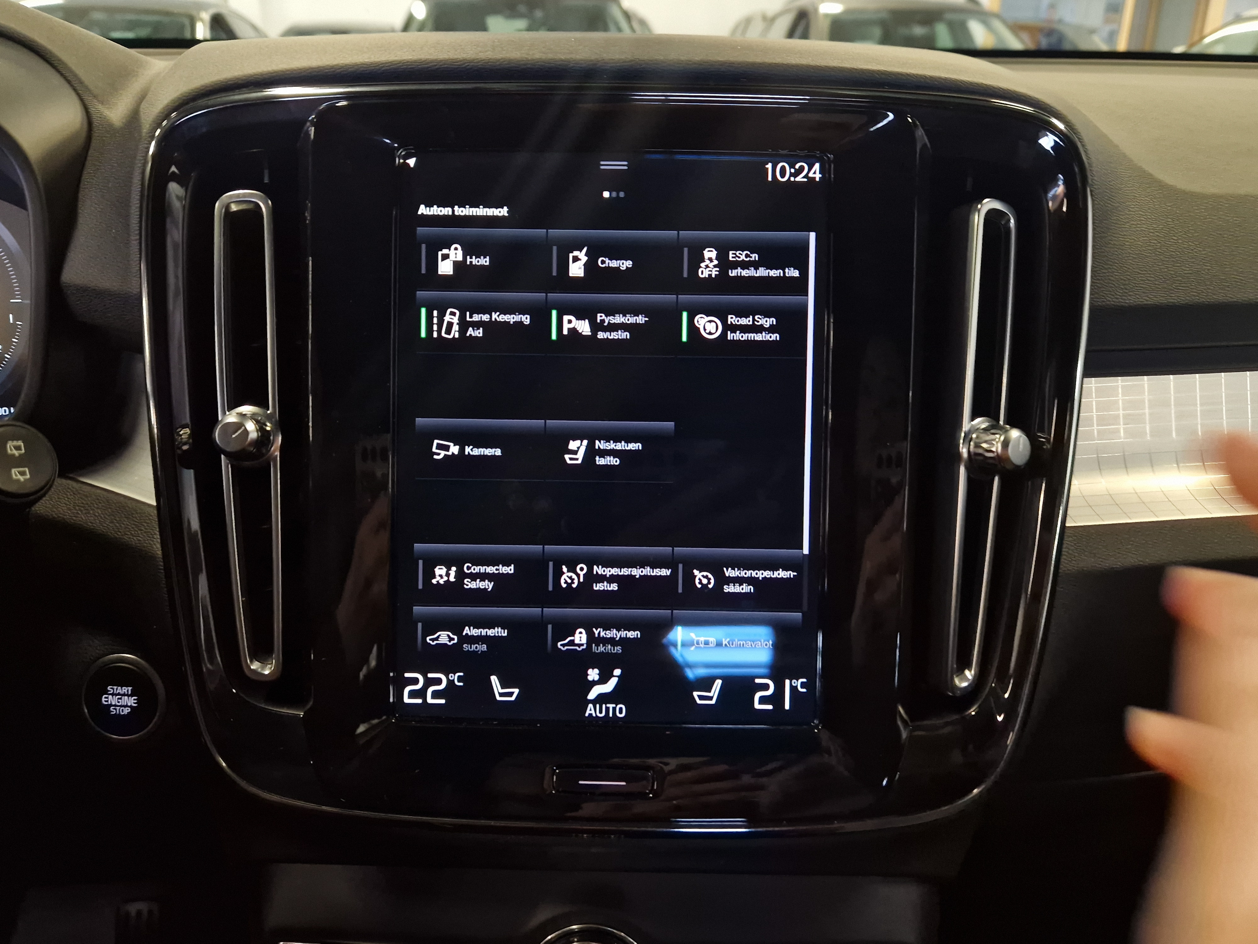 VOLVO XC40 2024