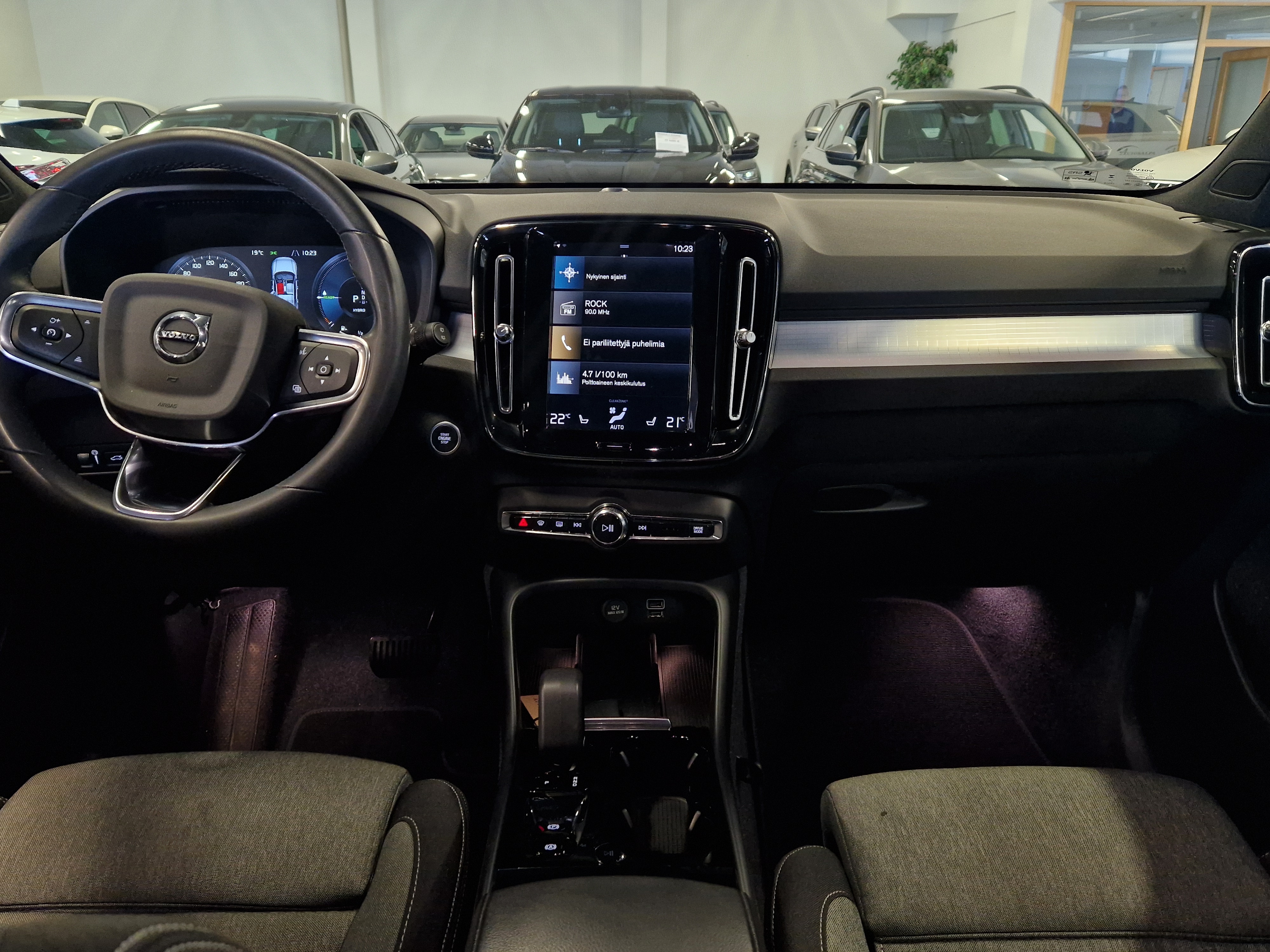 VOLVO XC40 2024
