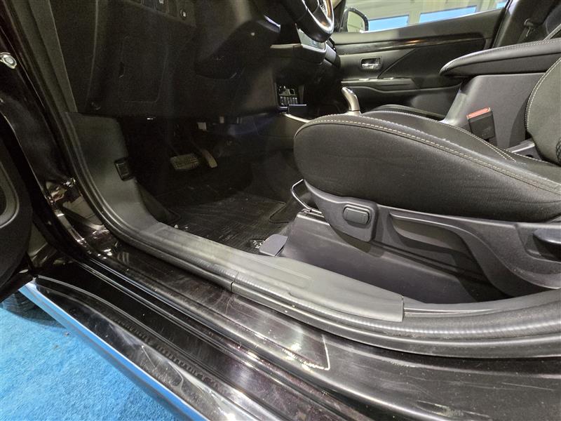 MITSUBISHI Outlander PHEV 2020