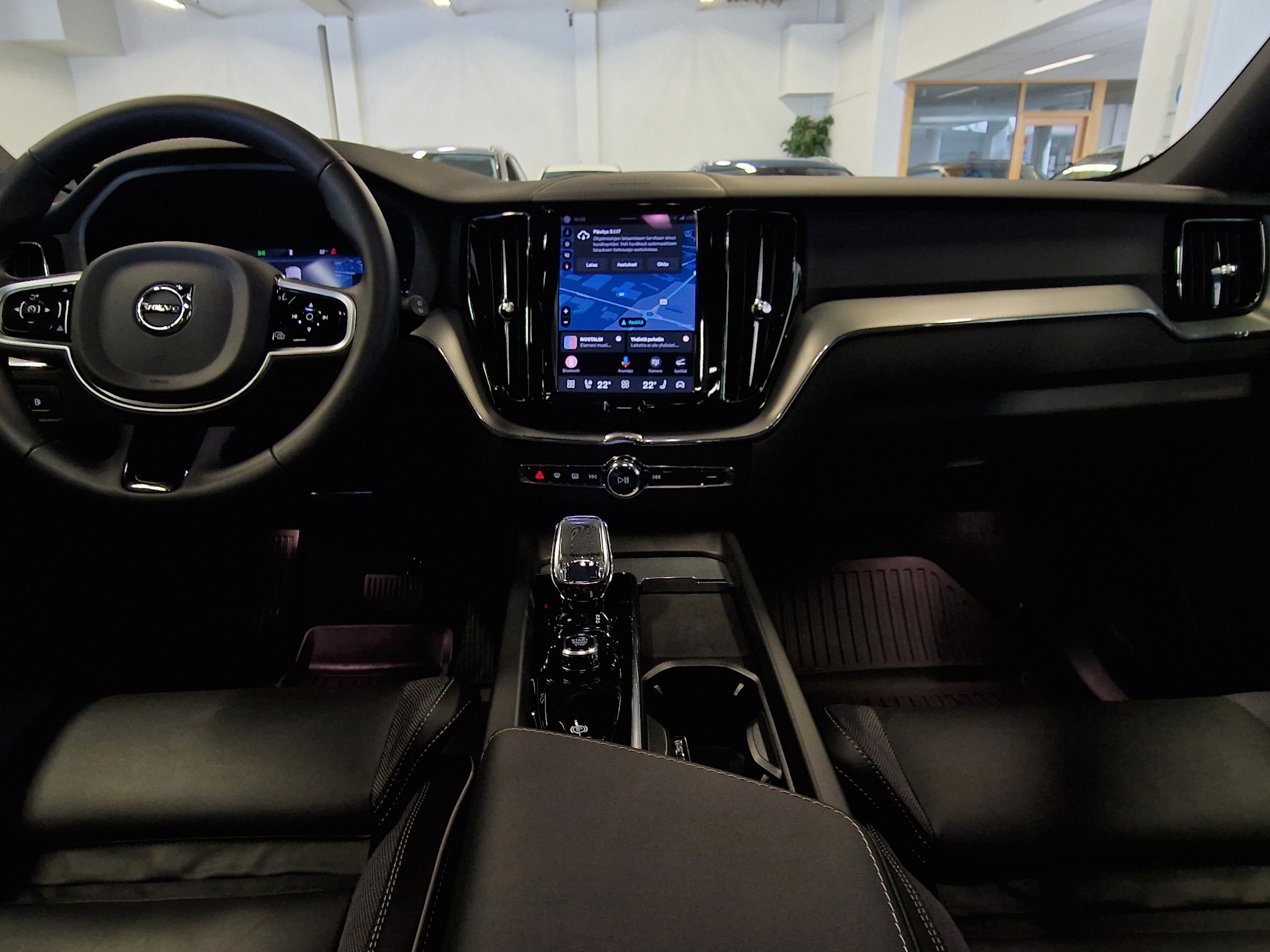 VOLVO XC60 2025