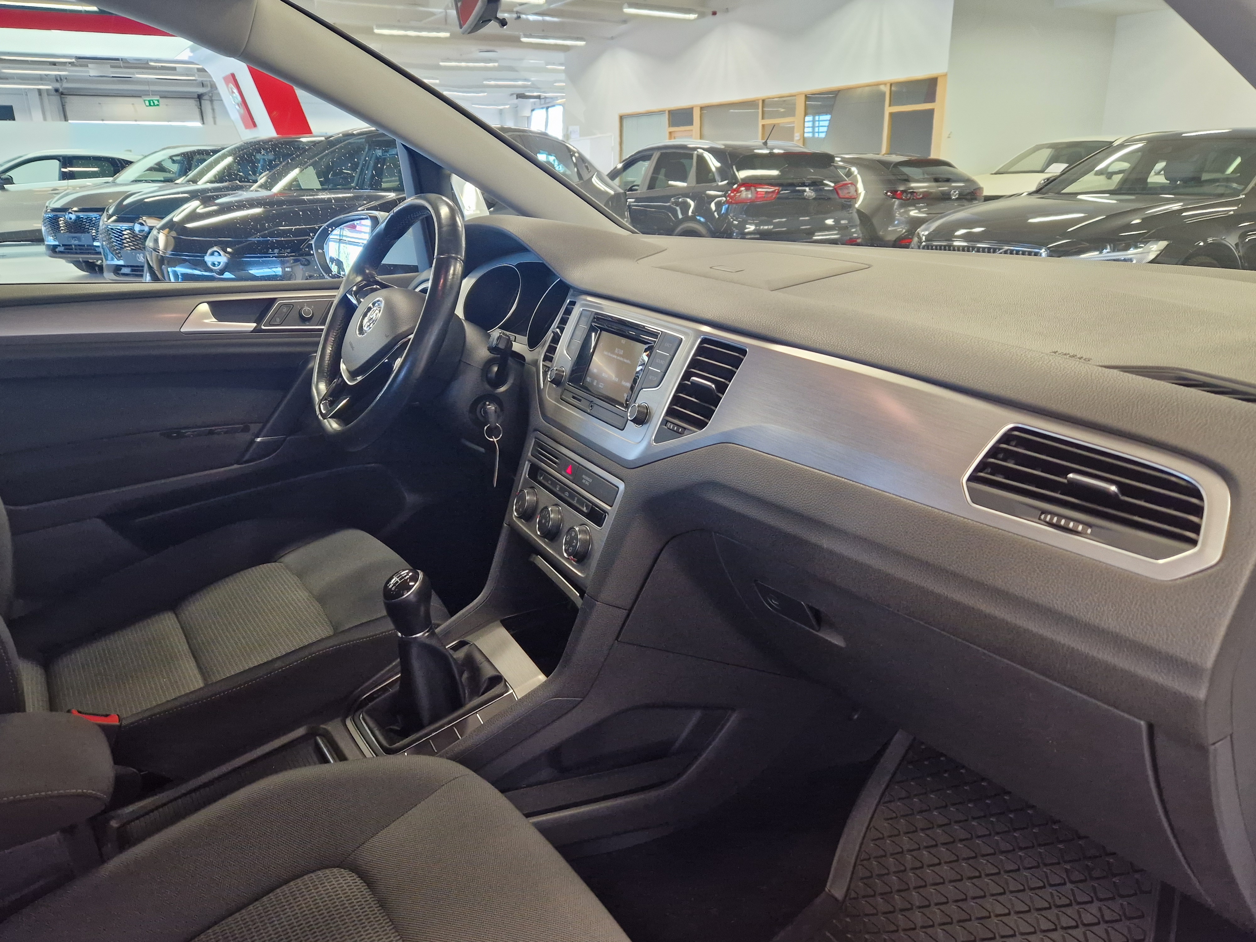 VOLKSWAGEN Golf Sportsvan 2015