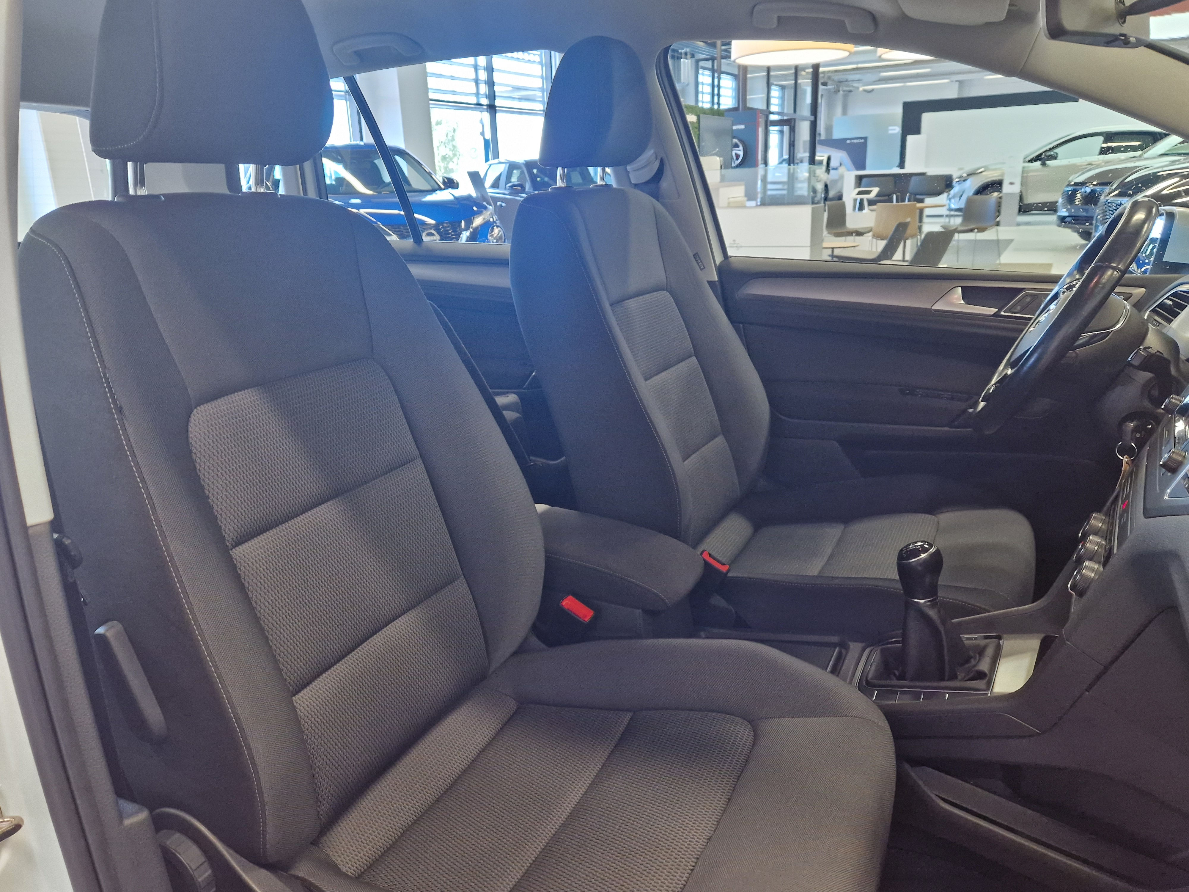 VOLKSWAGEN Golf Sportsvan 2015