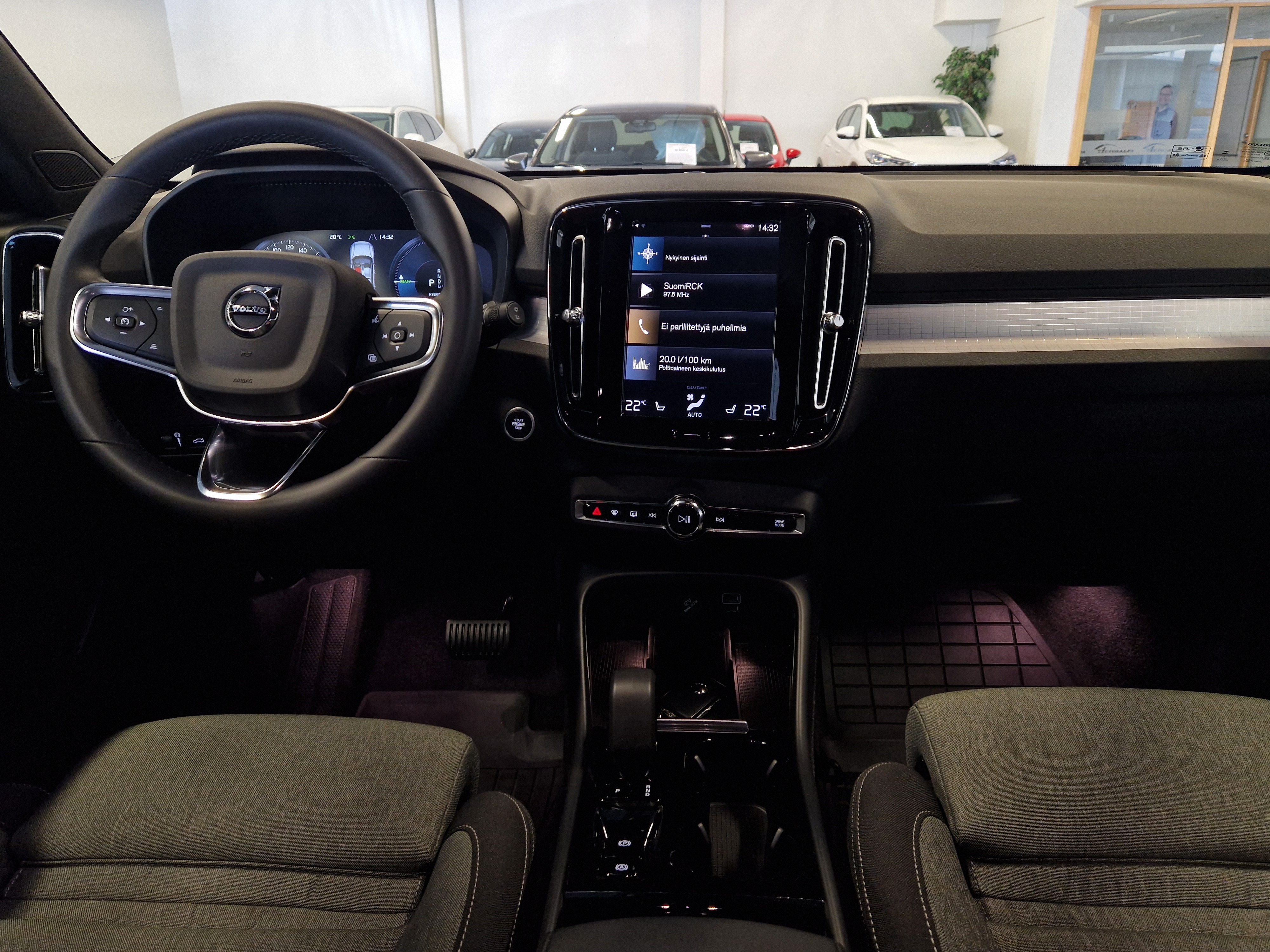 VOLVO XC40 2024