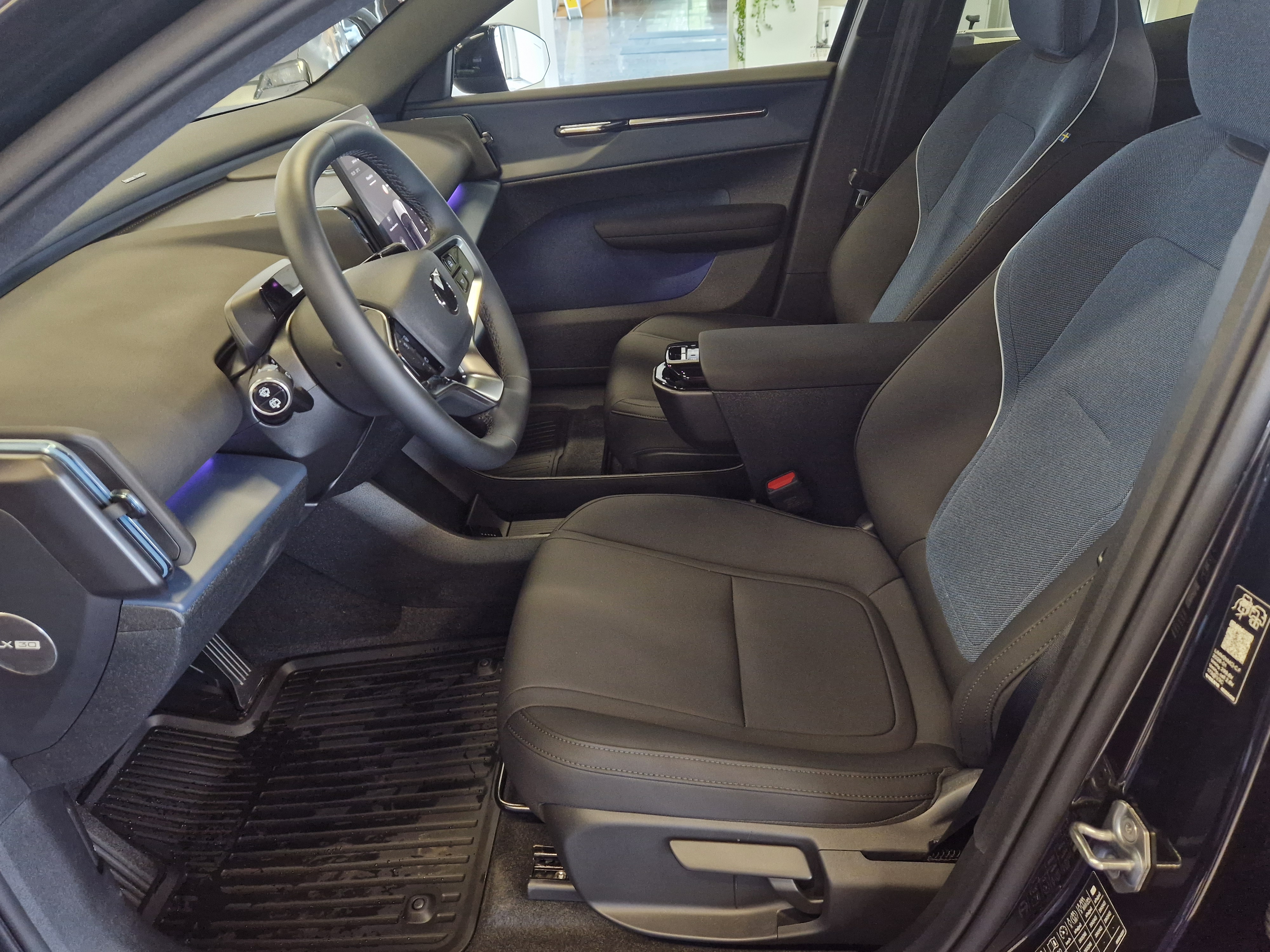 VOLVO EX30 2026