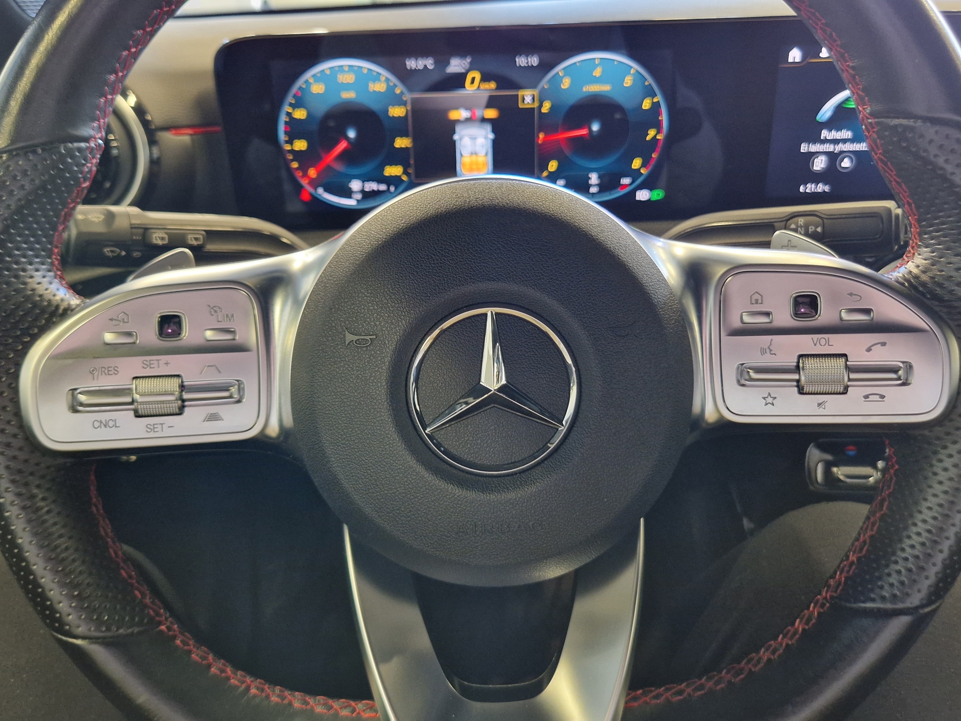 MERCEDES-BENZ A 2021