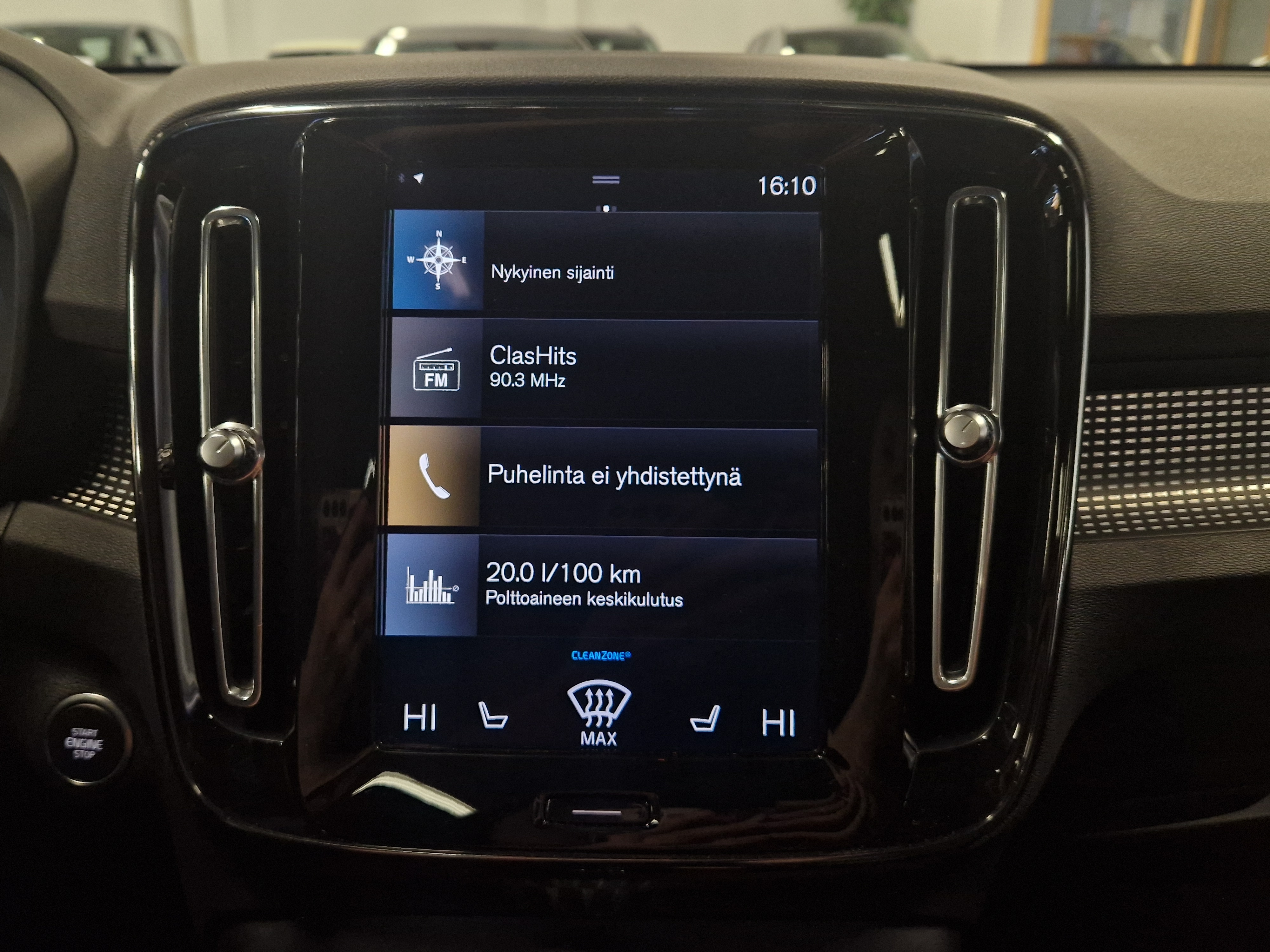 VOLVO XC40 2022