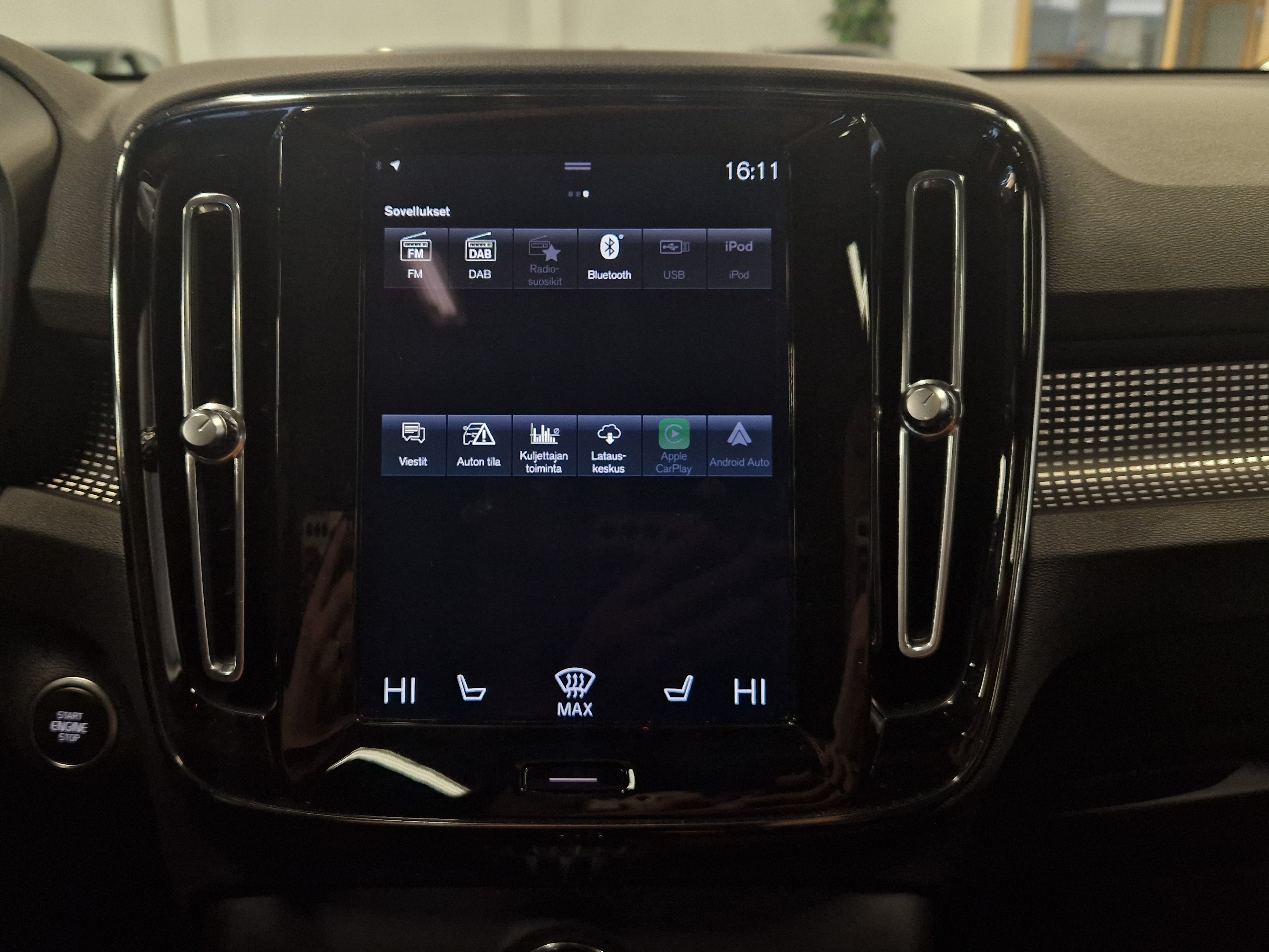 VOLVO XC40 2022