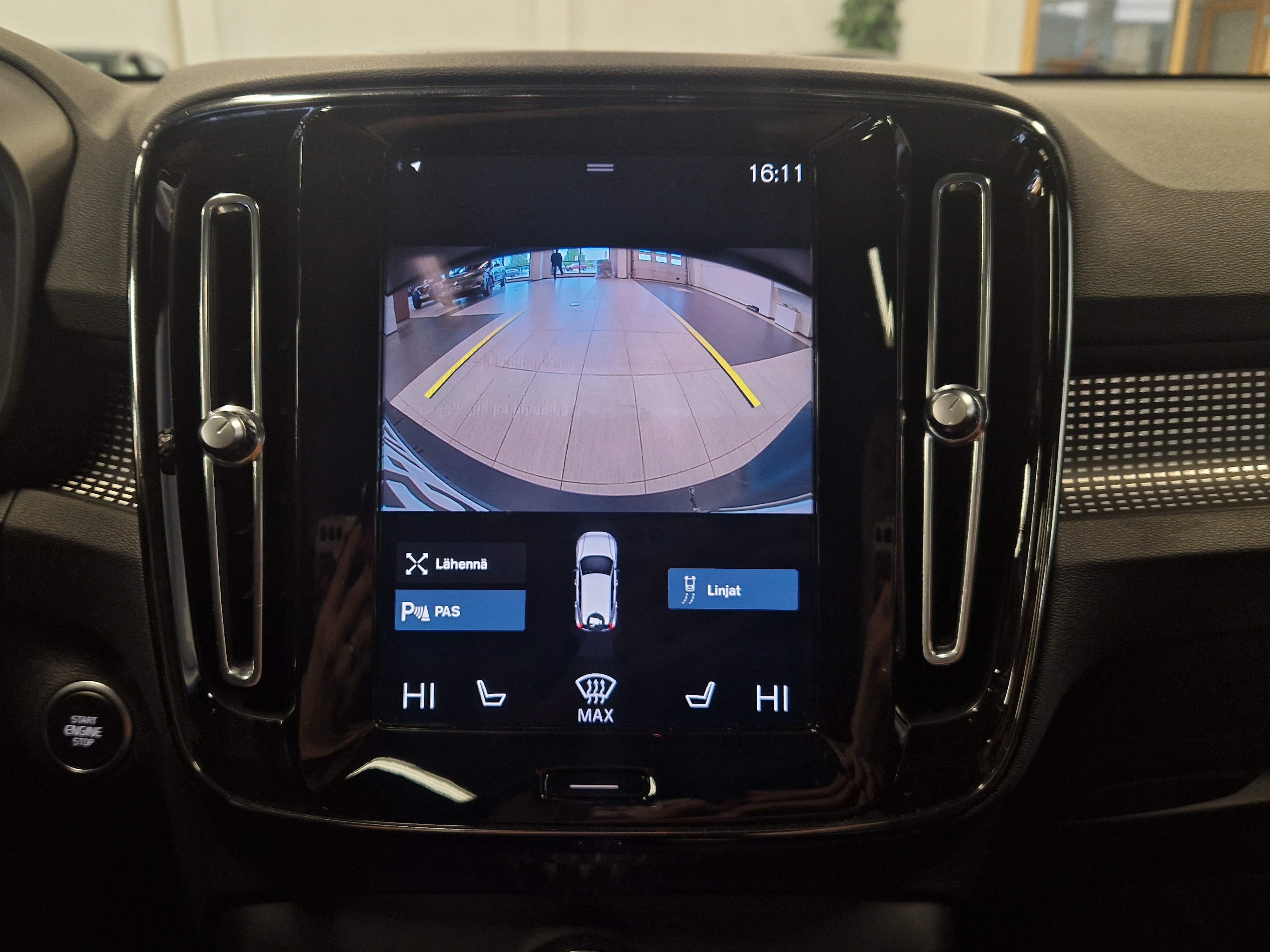 VOLVO XC40 2022