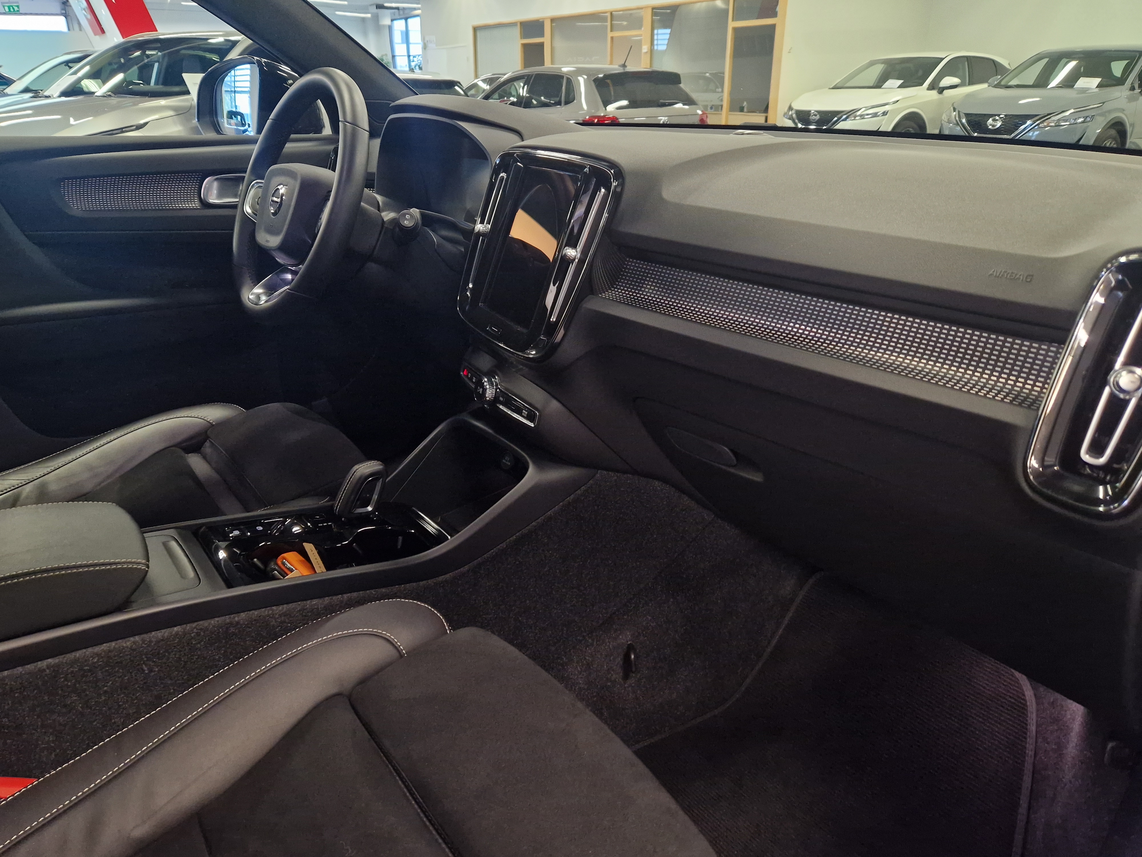 VOLVO XC40 2022