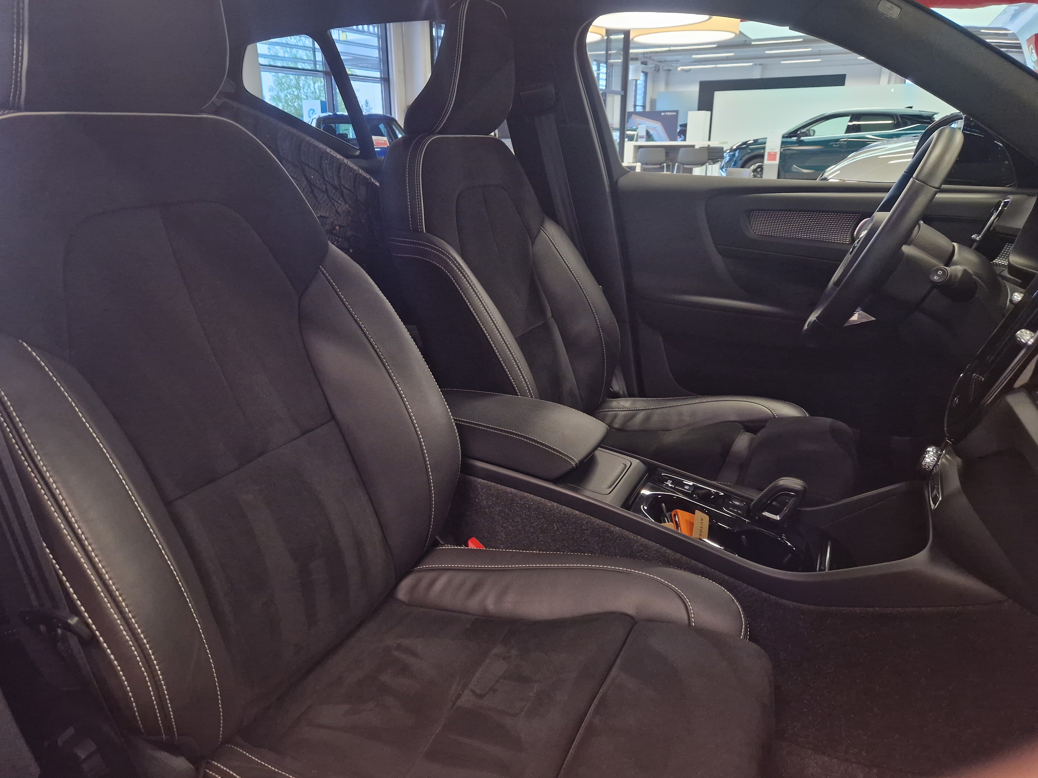 VOLVO XC40 2022