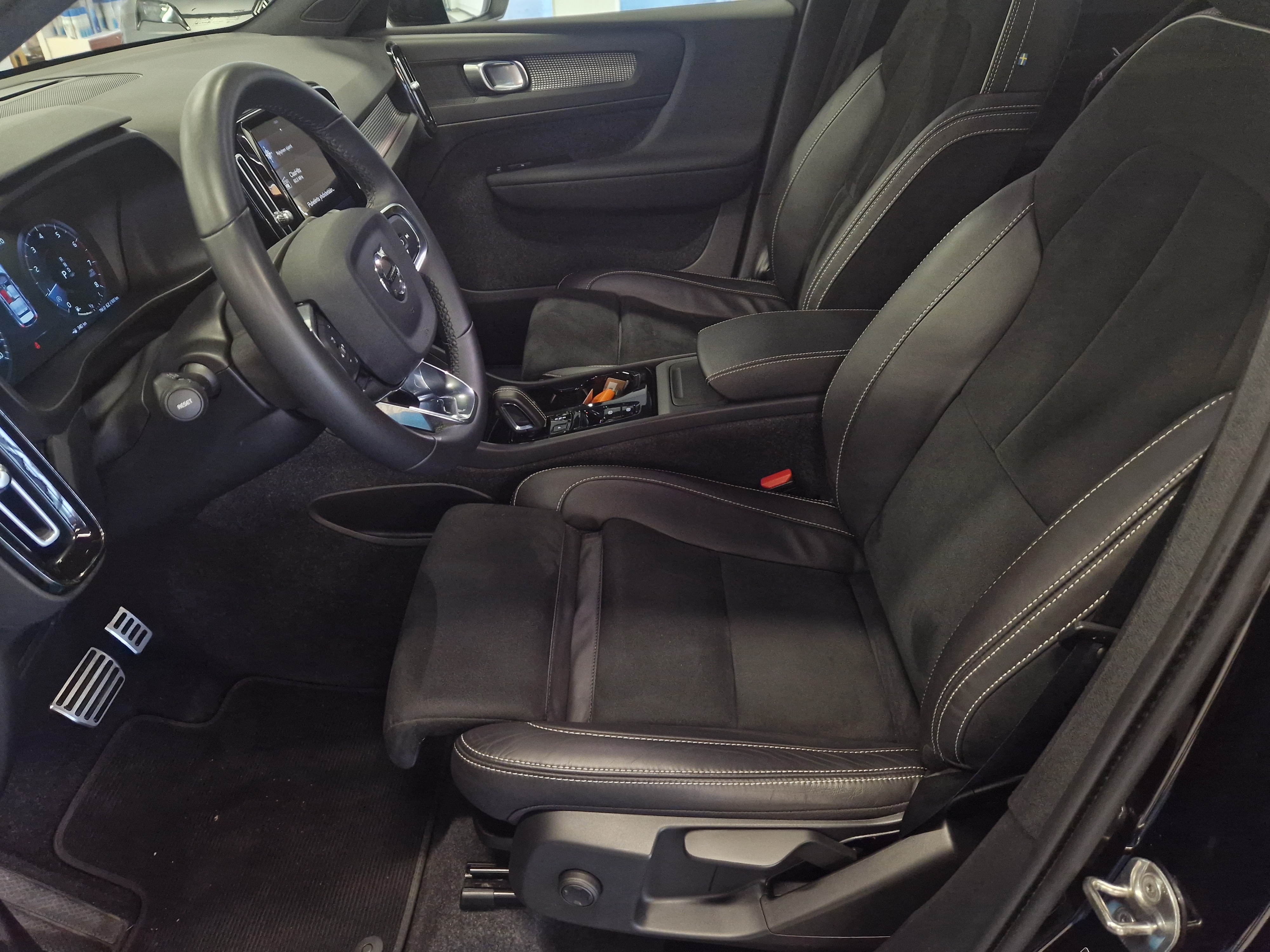 VOLVO XC40 2022