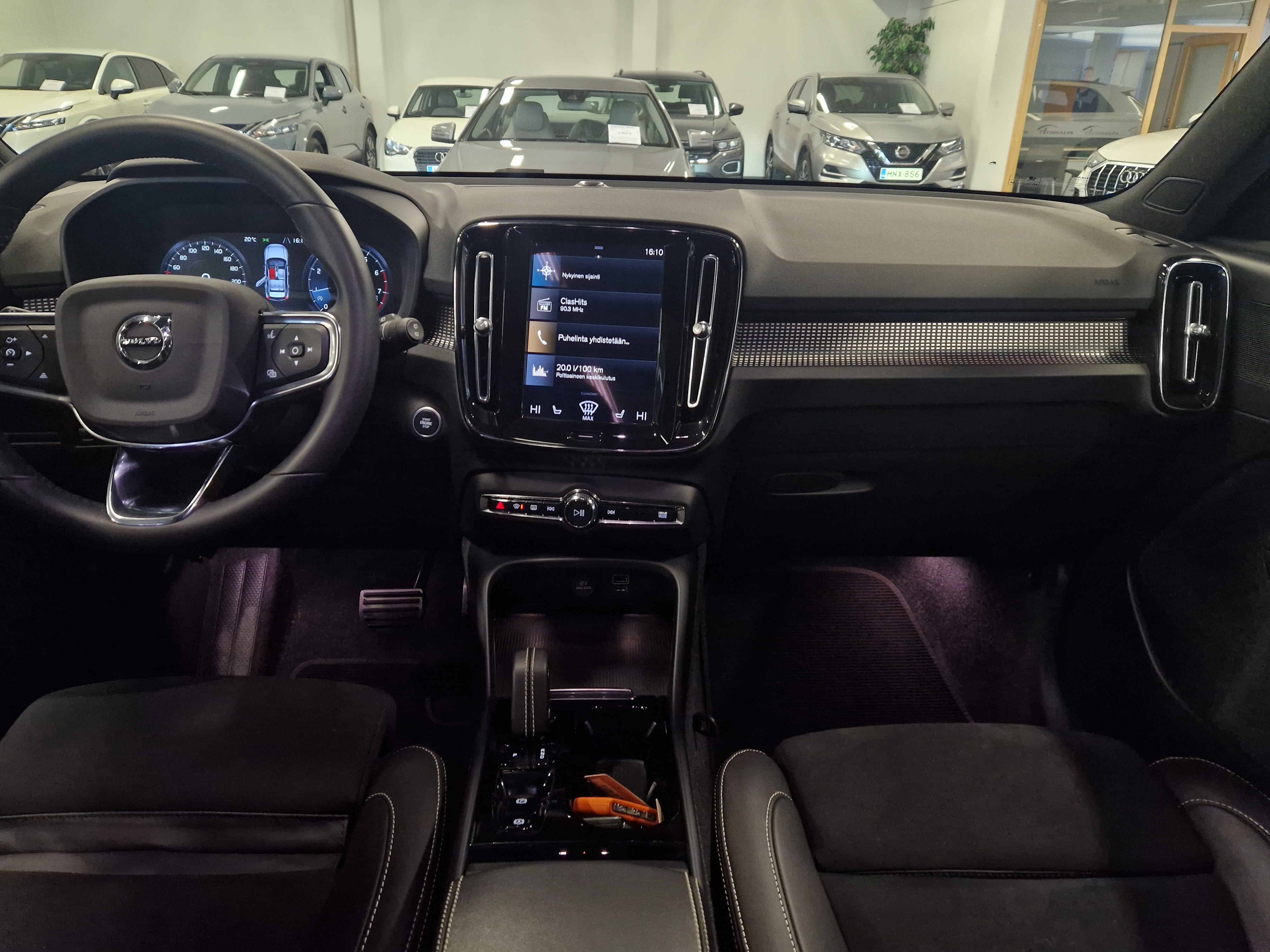 VOLVO XC40 2022