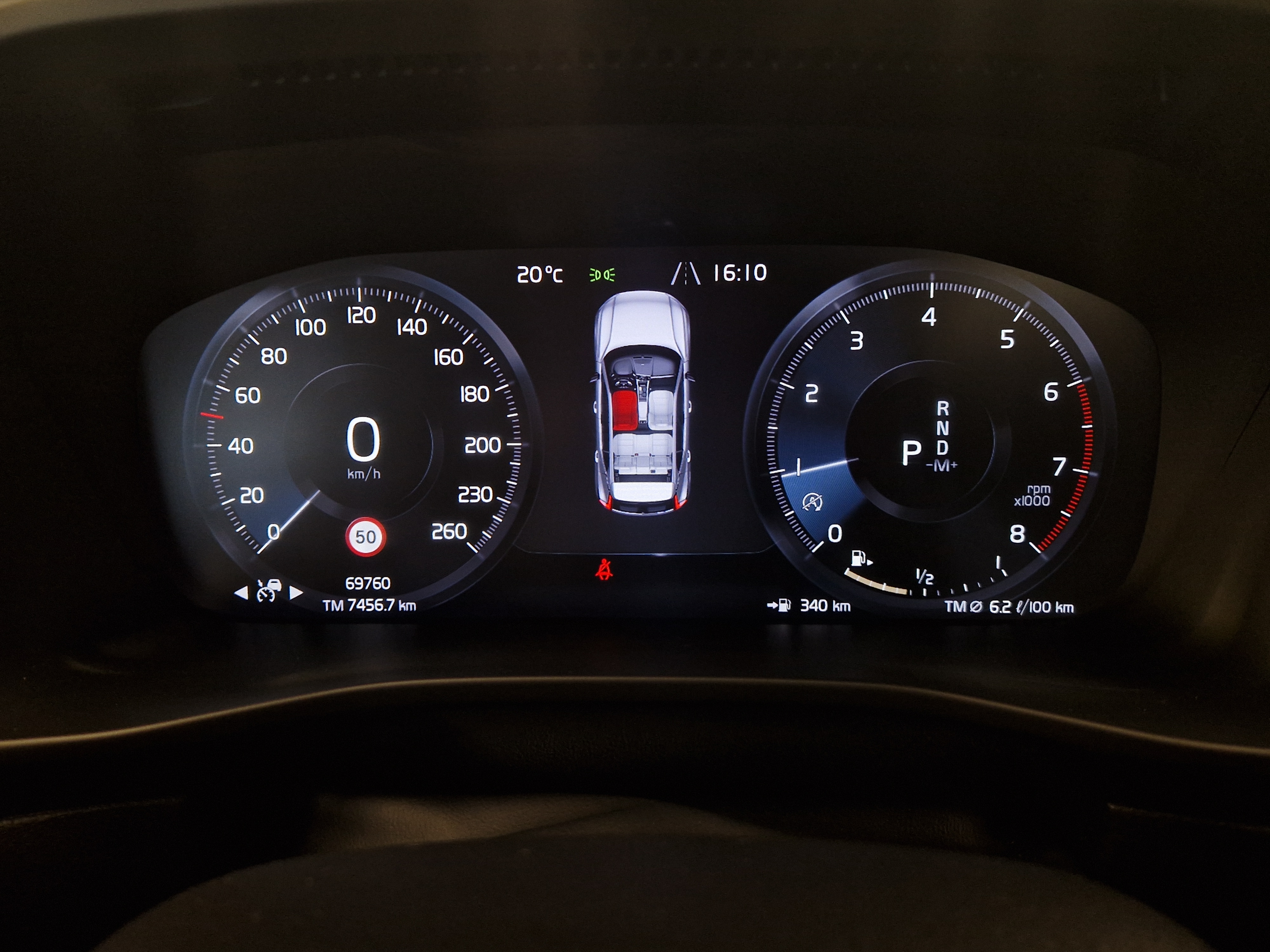 VOLVO XC40 2022