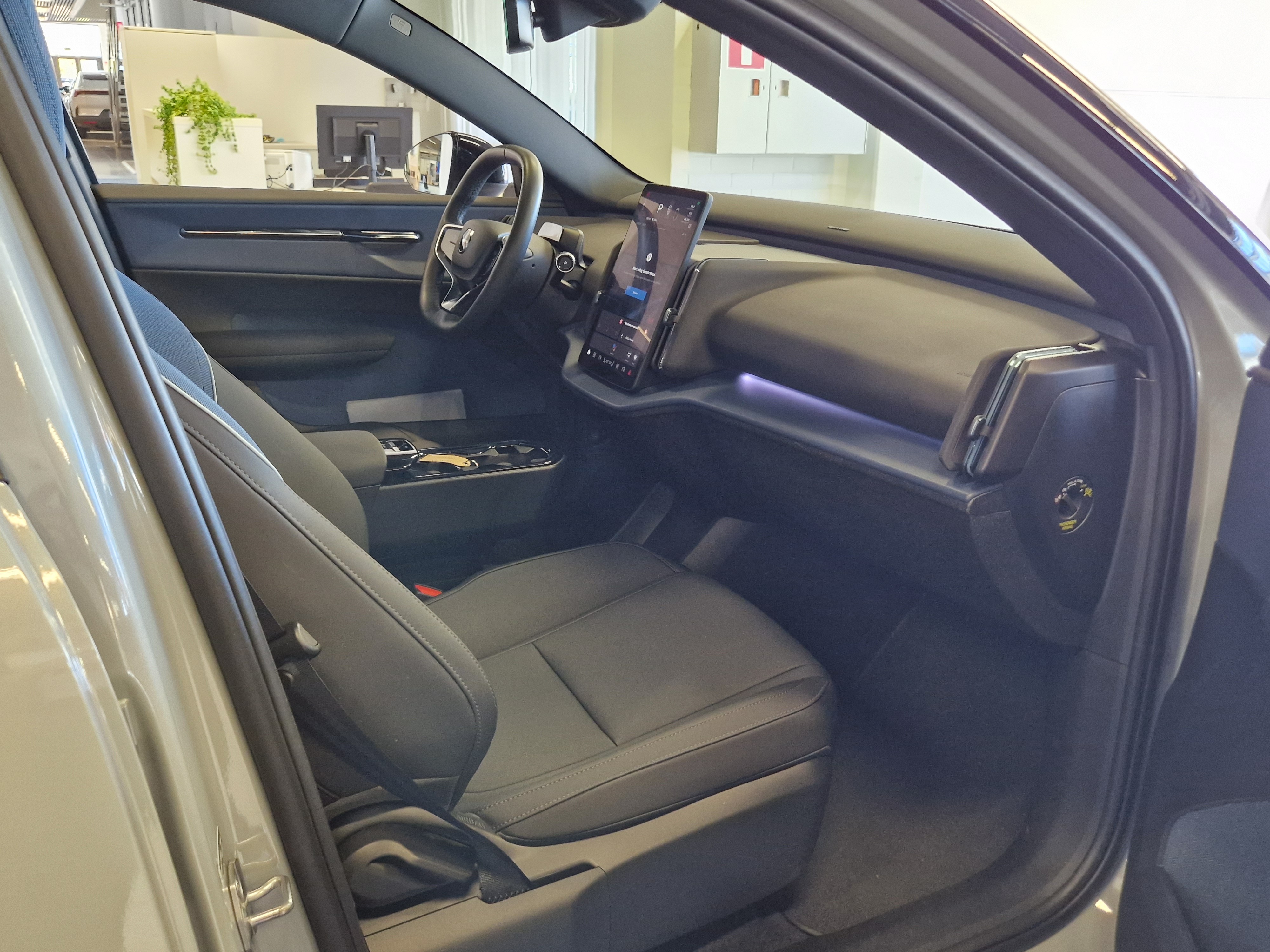 VOLVO EX30 2024