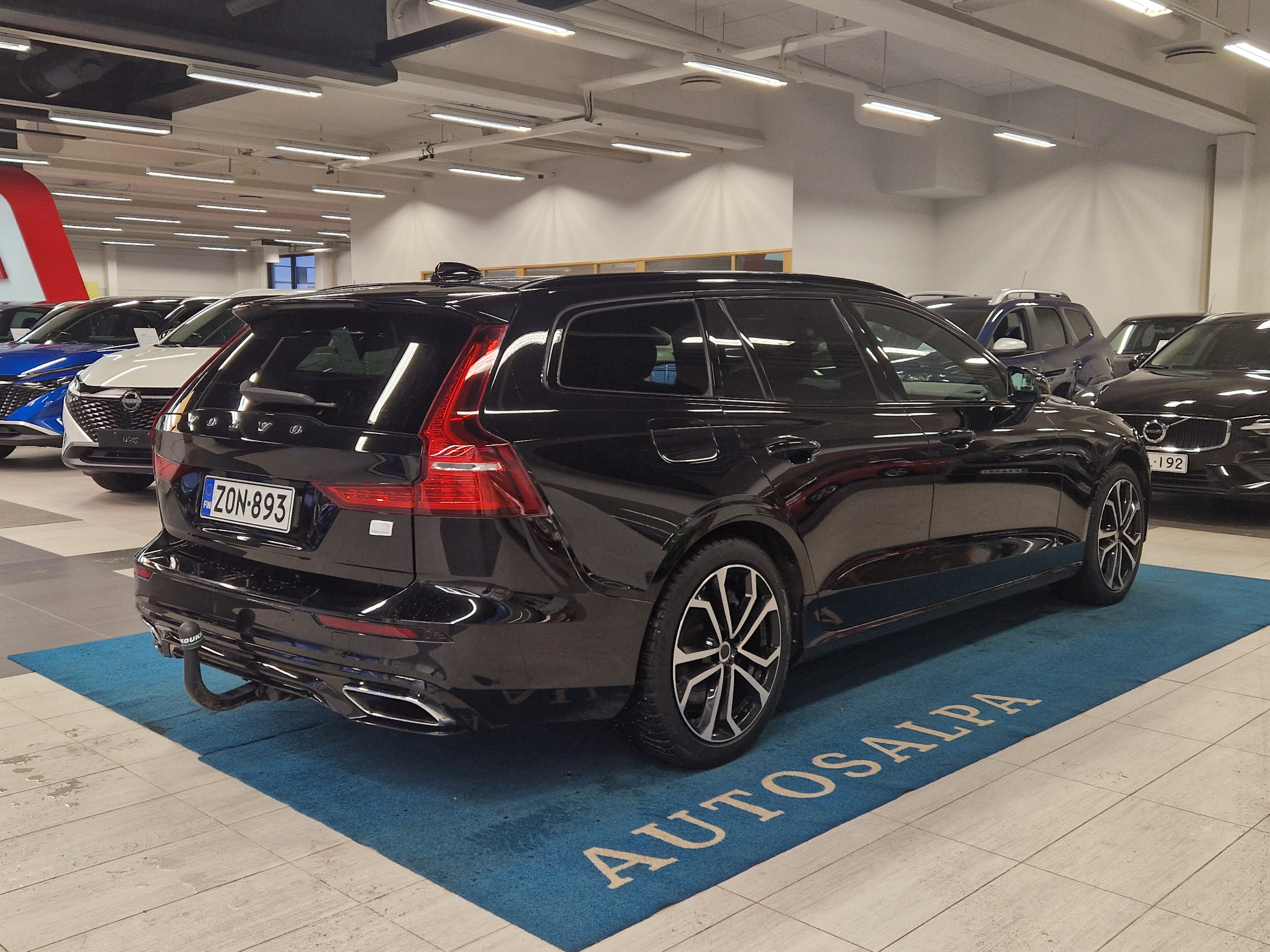 VOLVO V60 2021