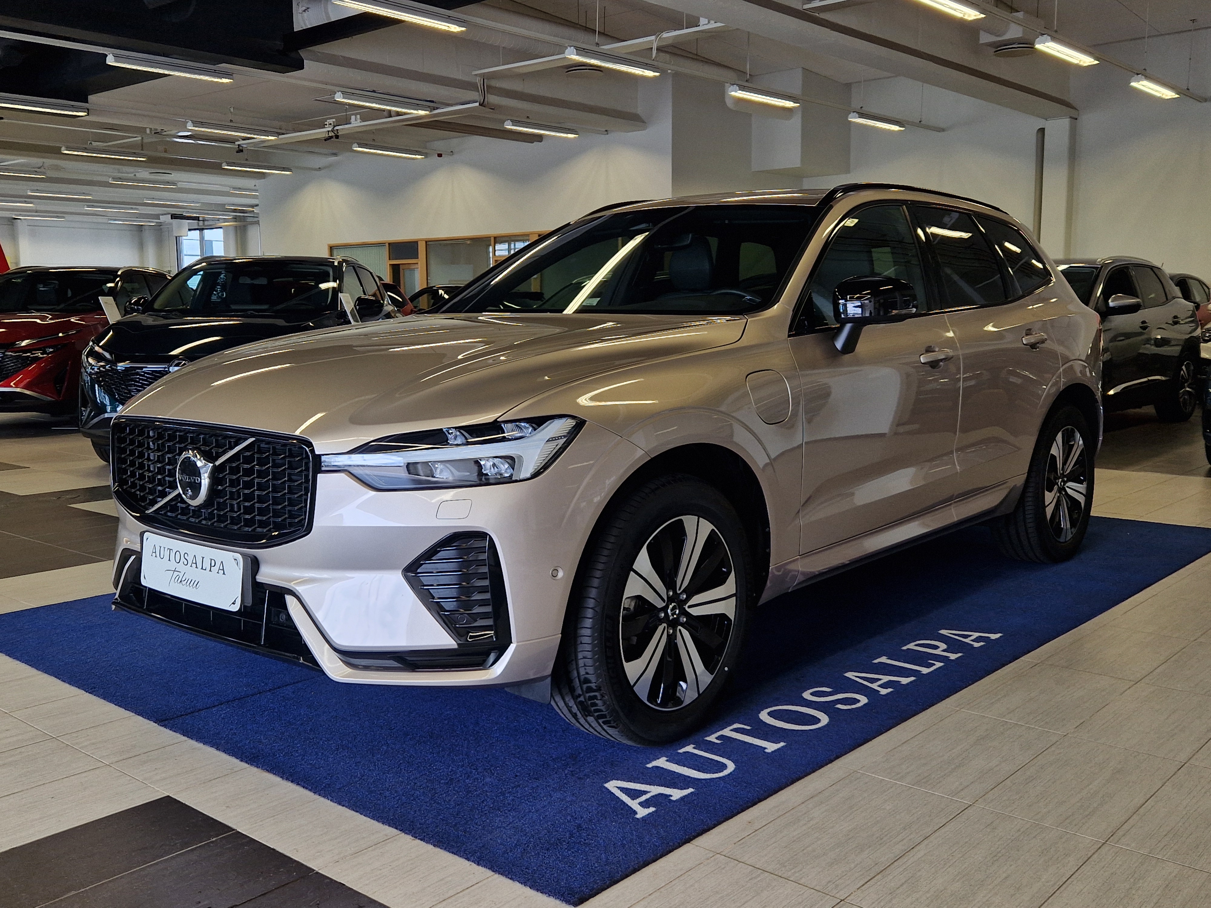 VOLVO XC60 2025