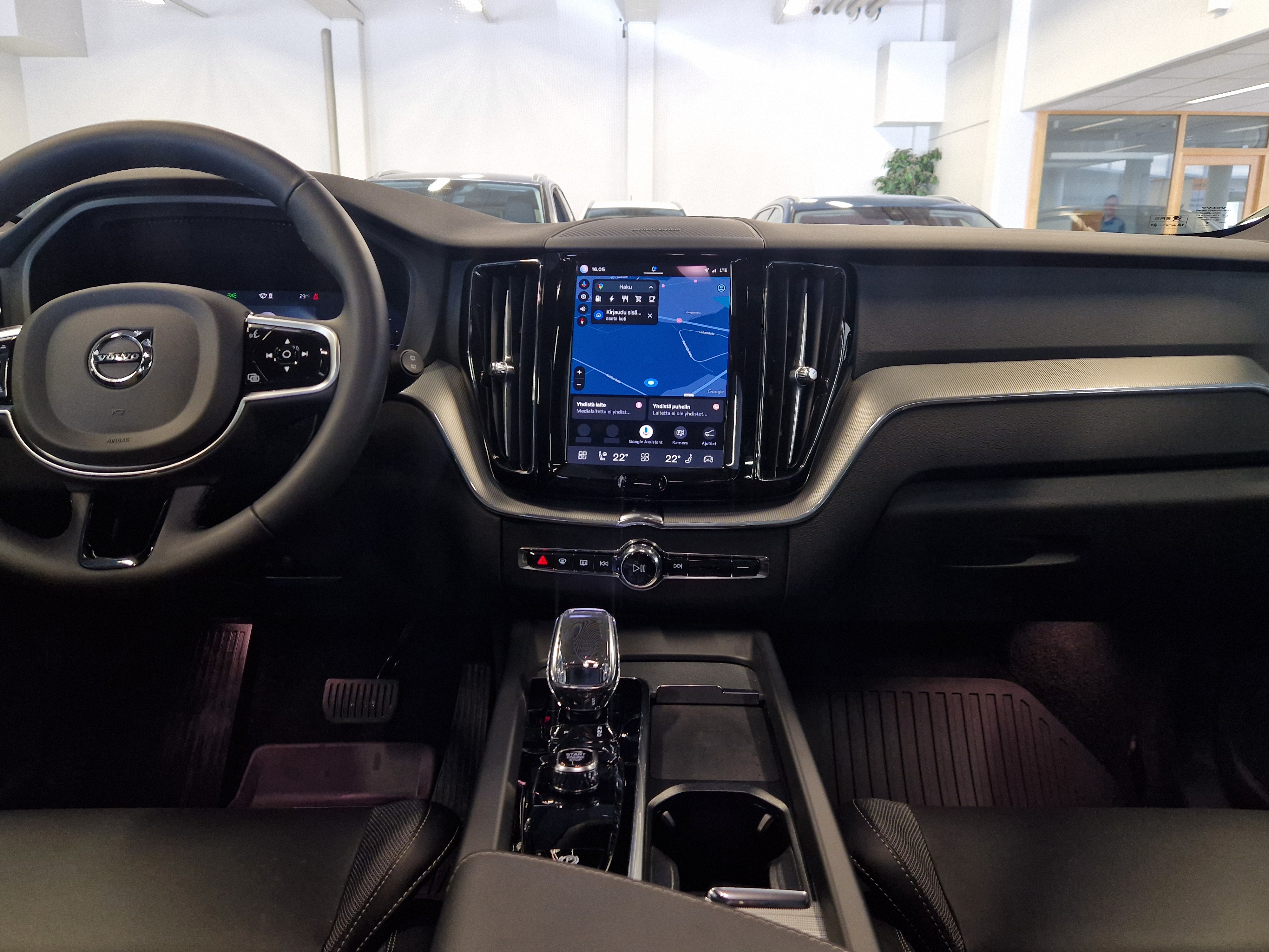 VOLVO XC60 2025