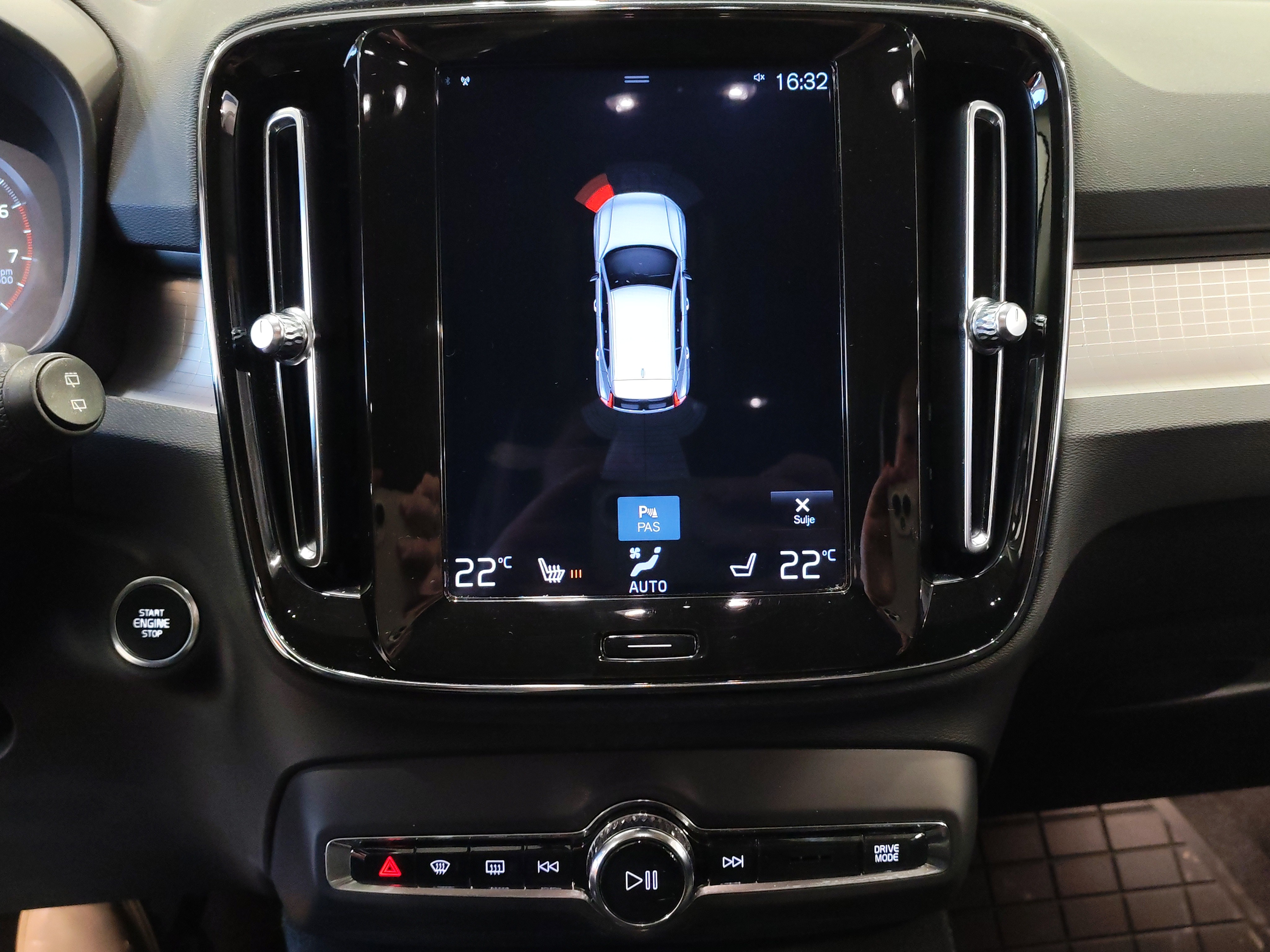 VOLVO XC40 2020