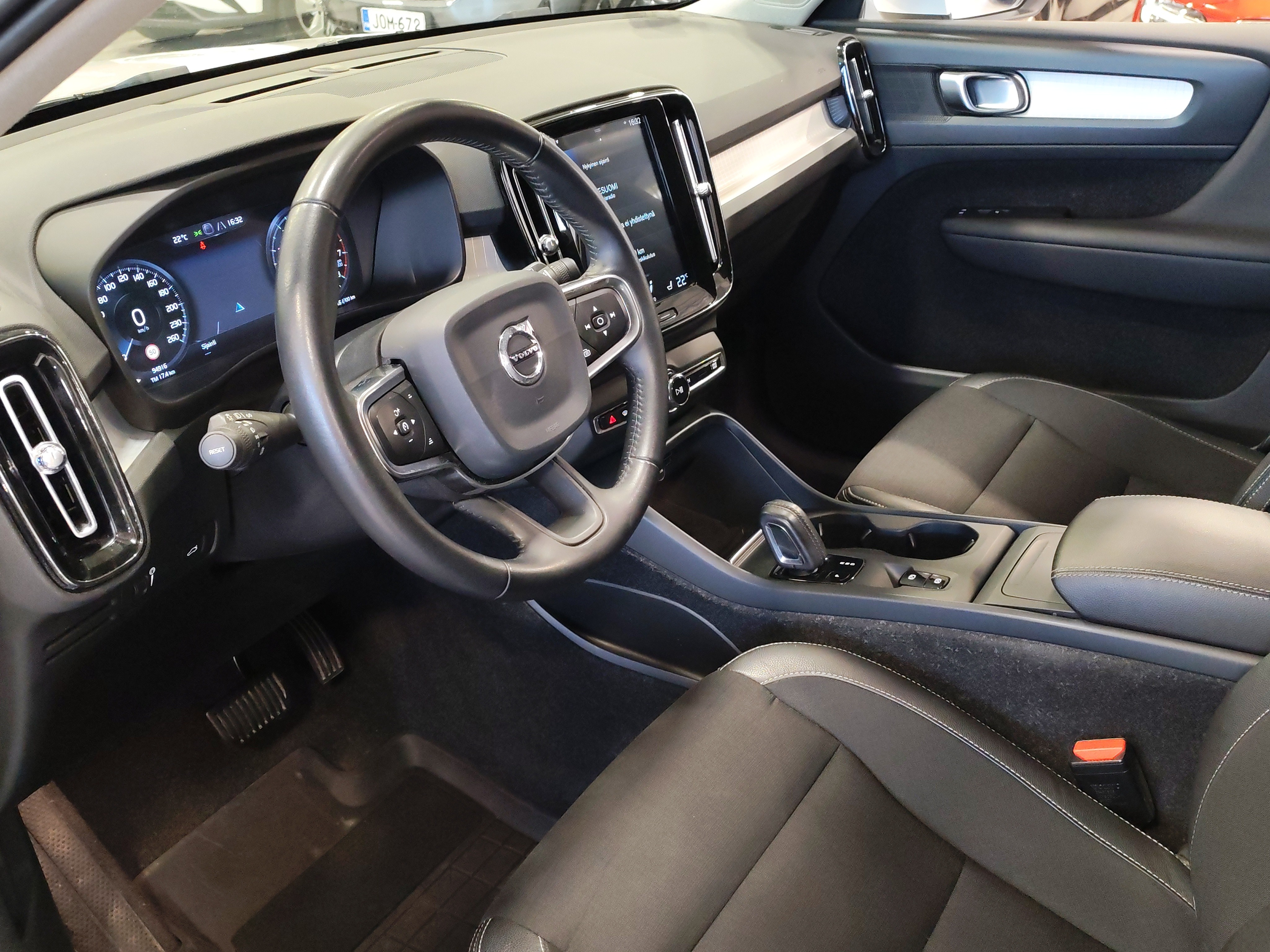 VOLVO XC40 2020