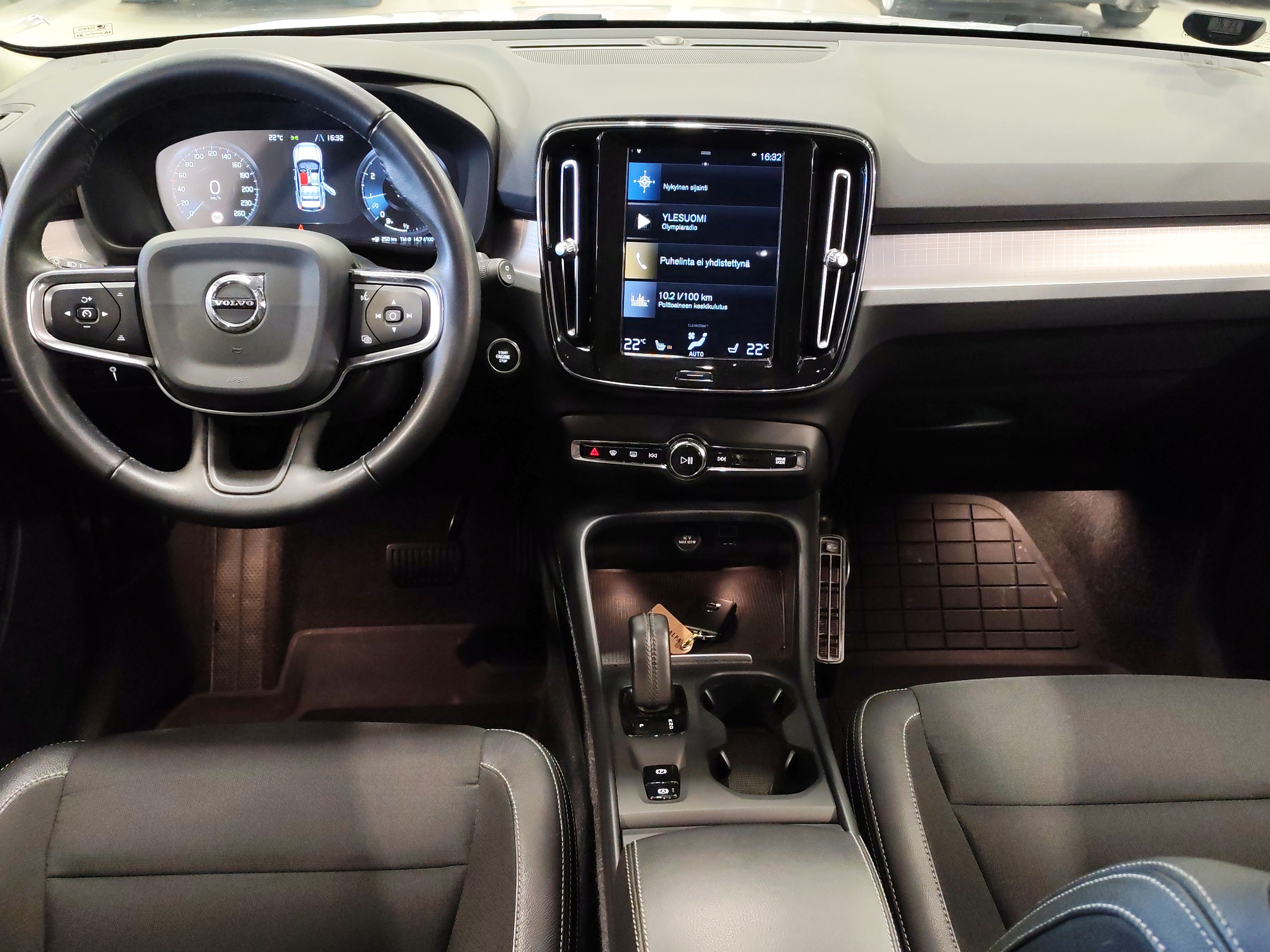 VOLVO XC40 2020