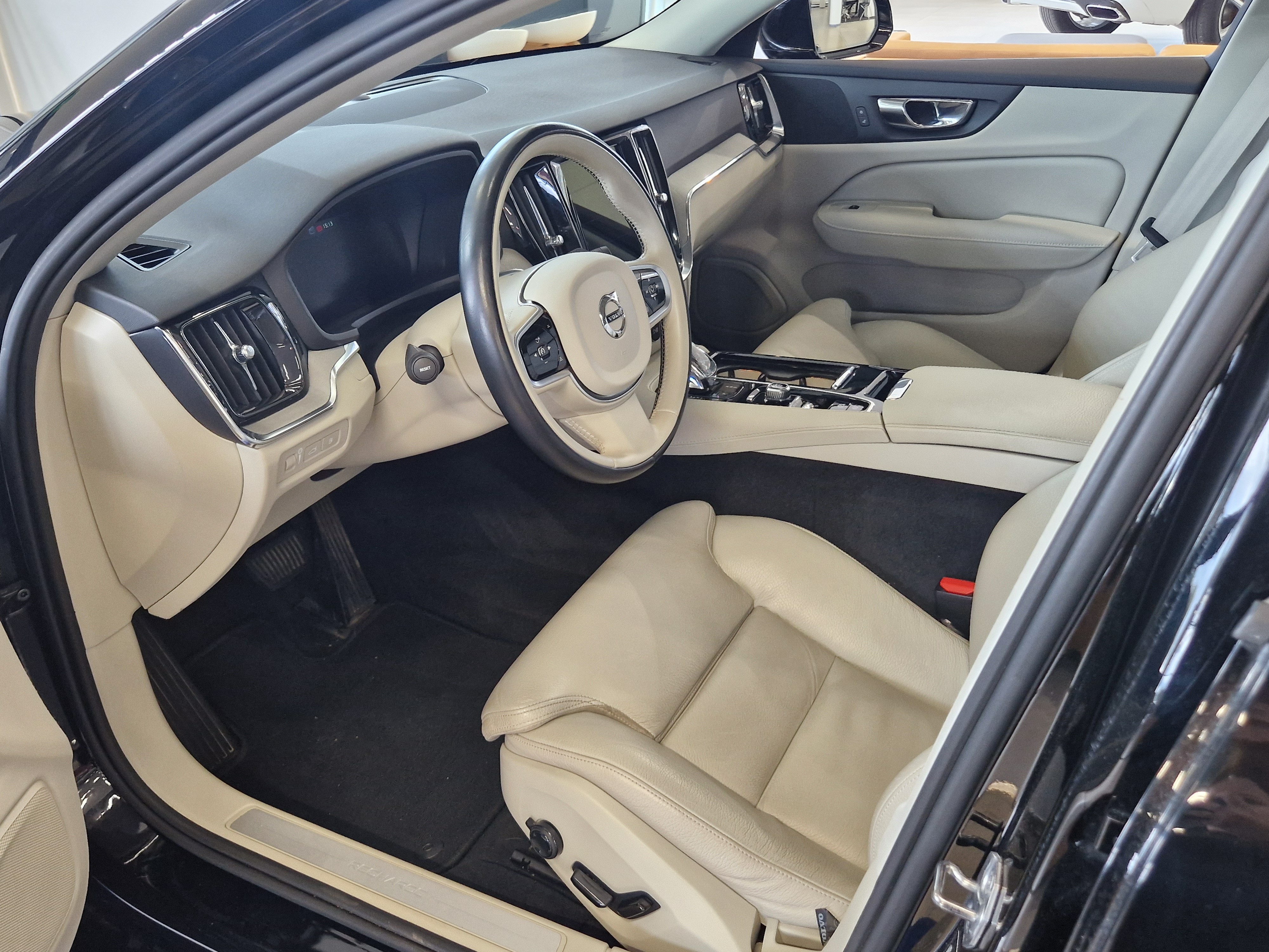 VOLVO S60 2021