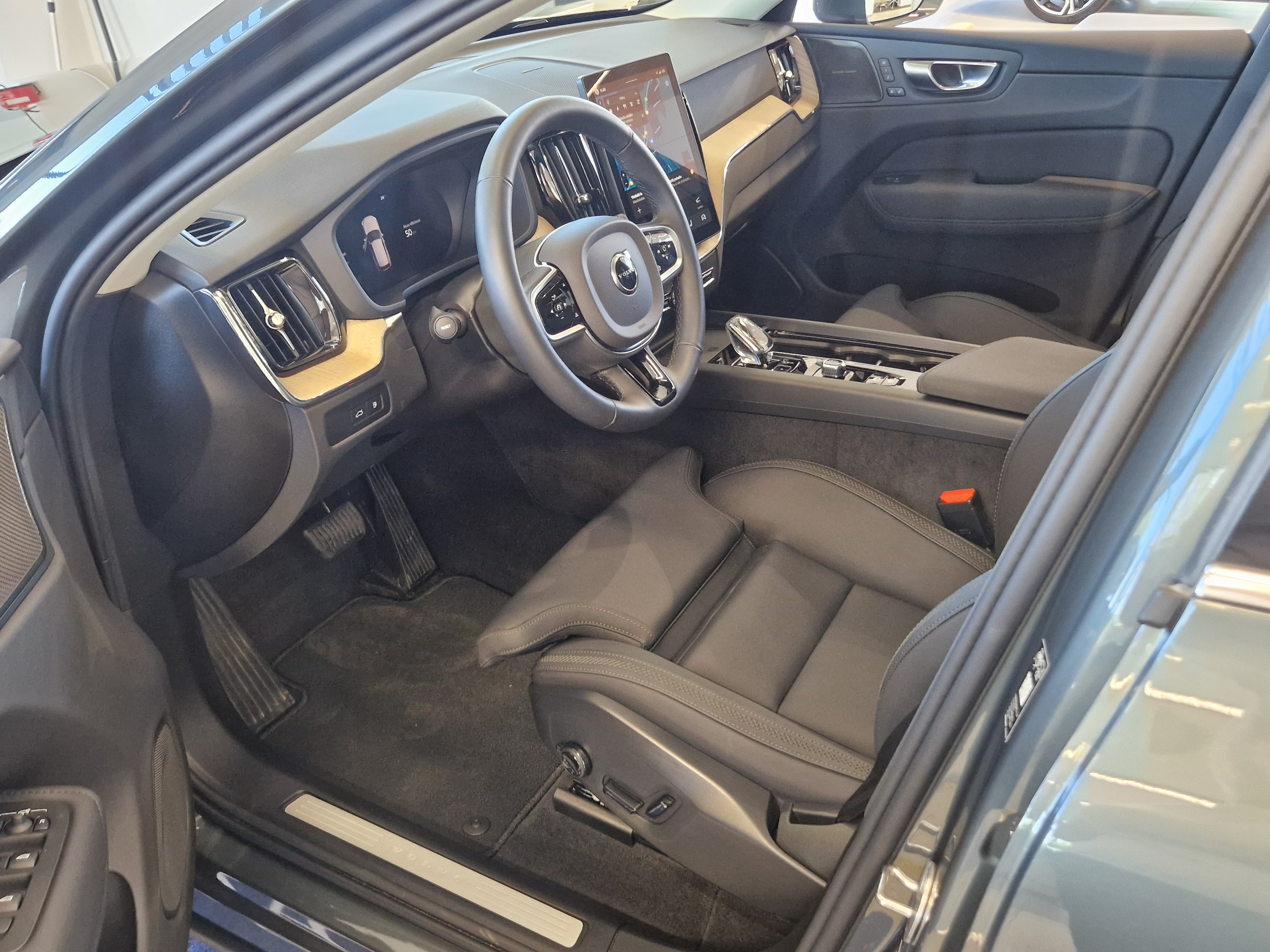 VOLVO XC60 2026
