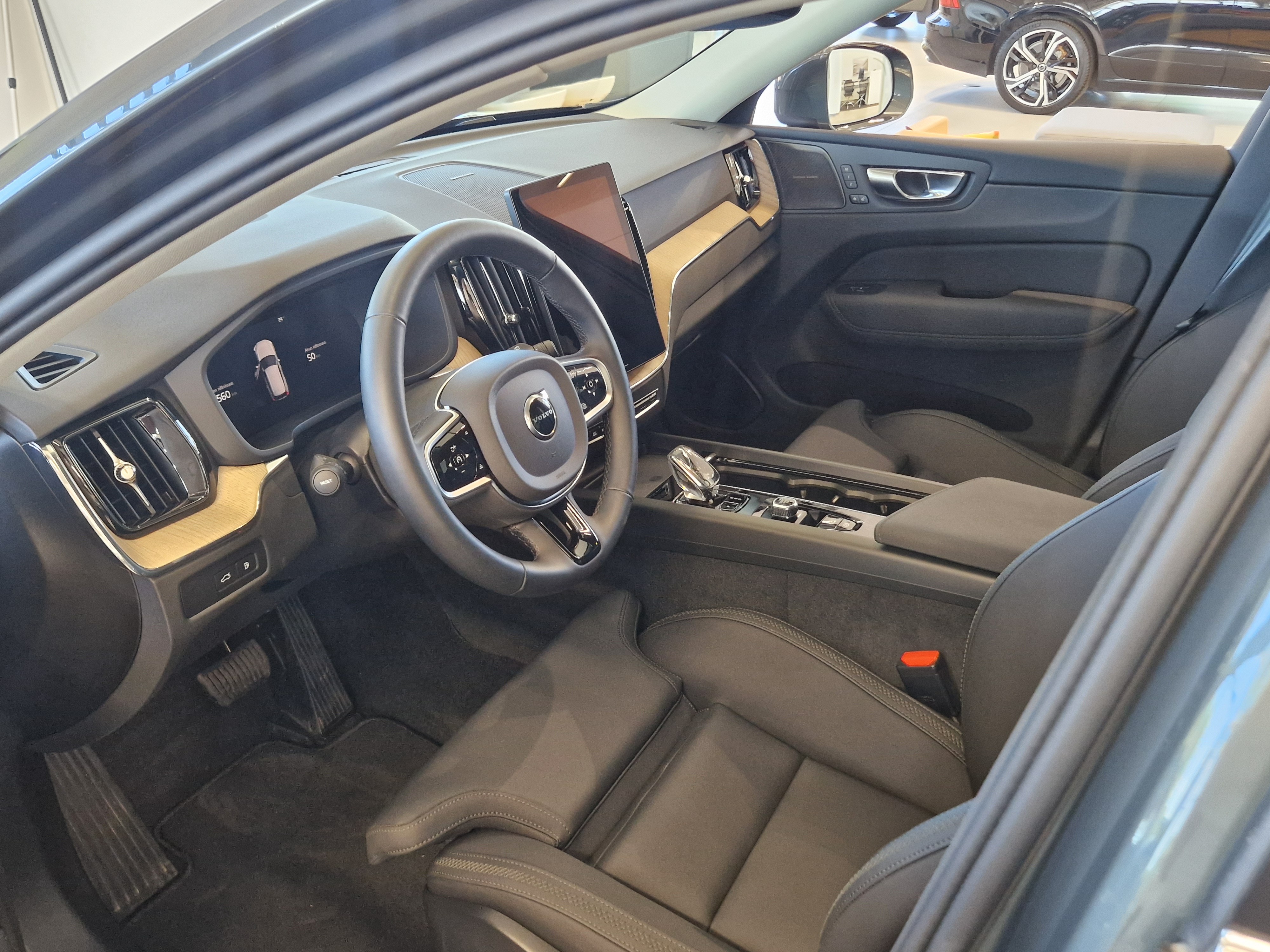 VOLVO XC60 2026
