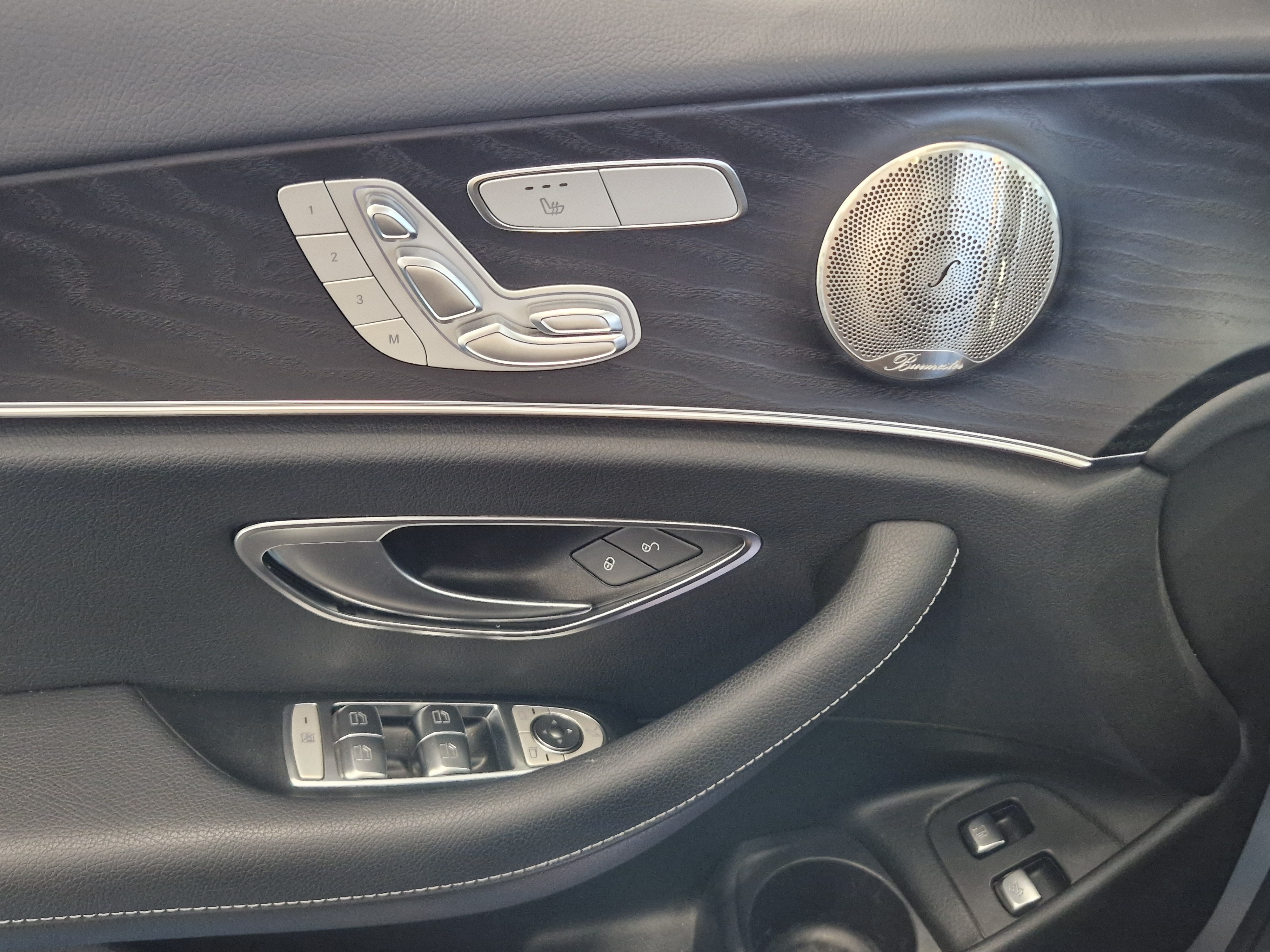 MERCEDES-BENZ E 2023