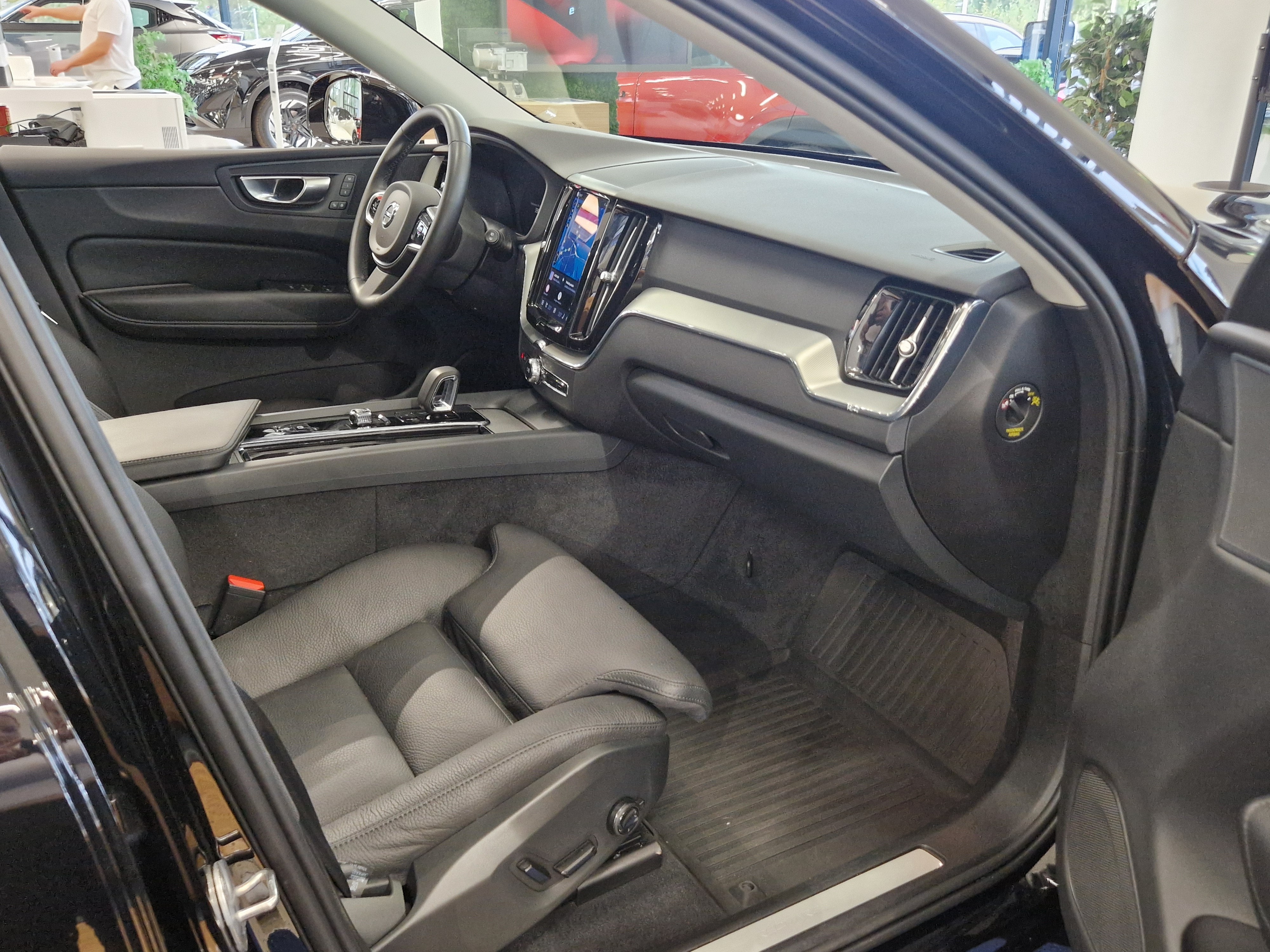 VOLVO XC60 2024