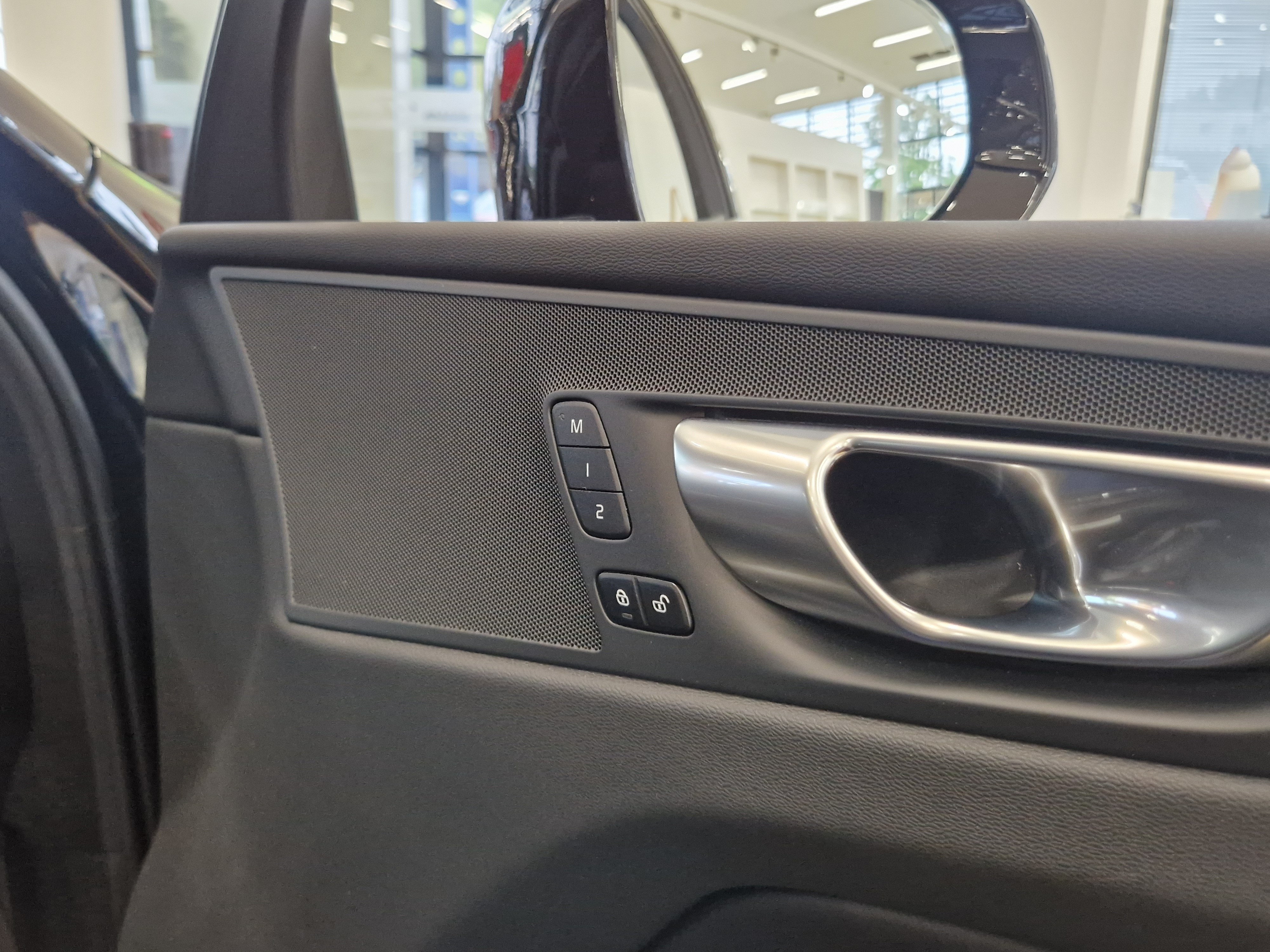 VOLVO XC60 2024
