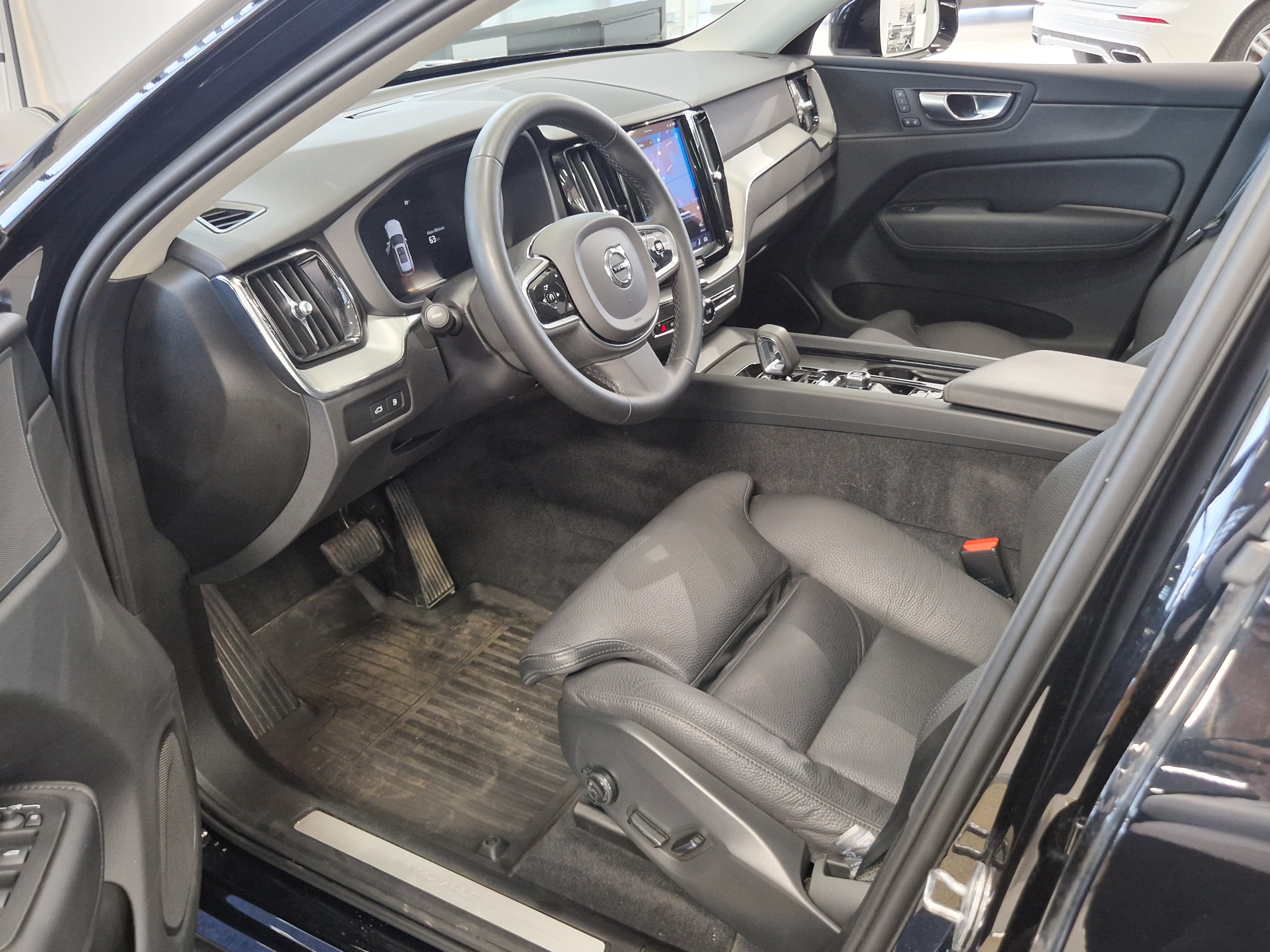 VOLVO XC60 2024