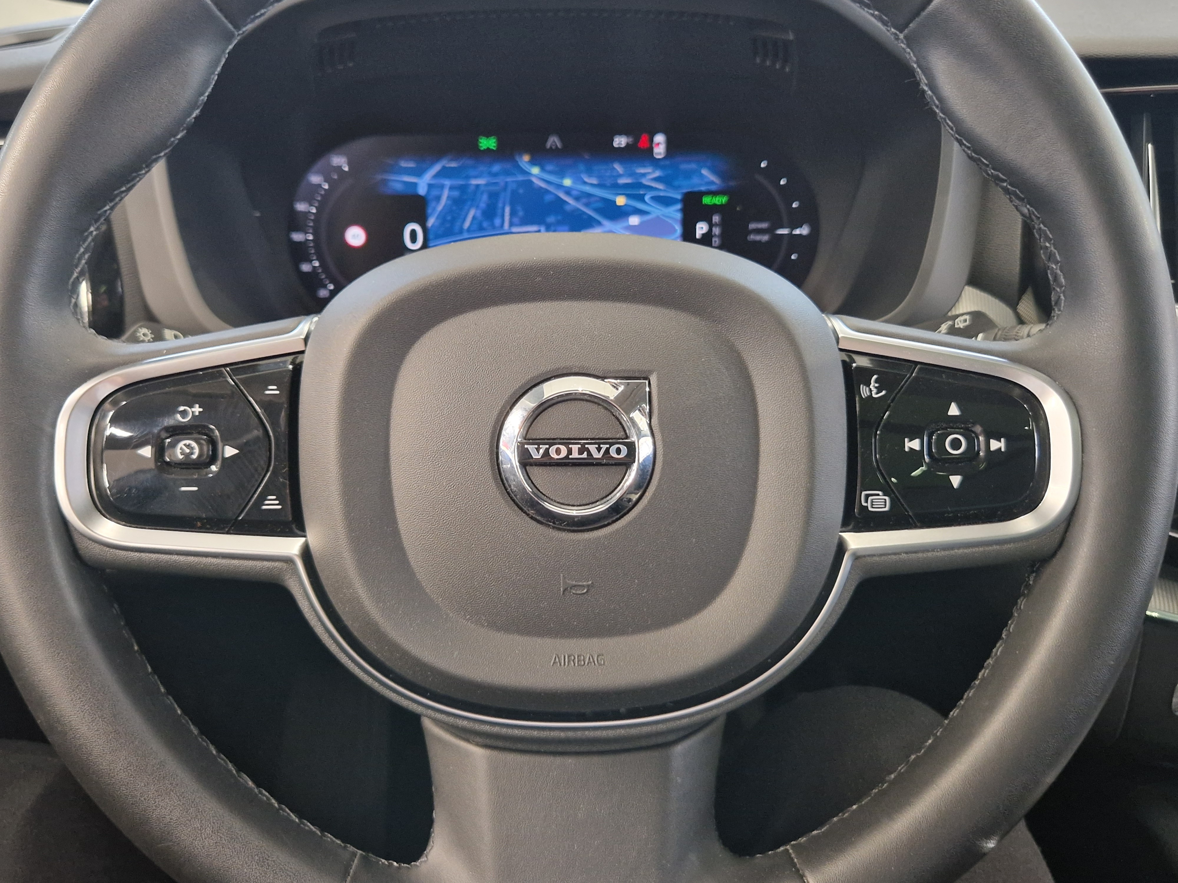 VOLVO XC60 2024