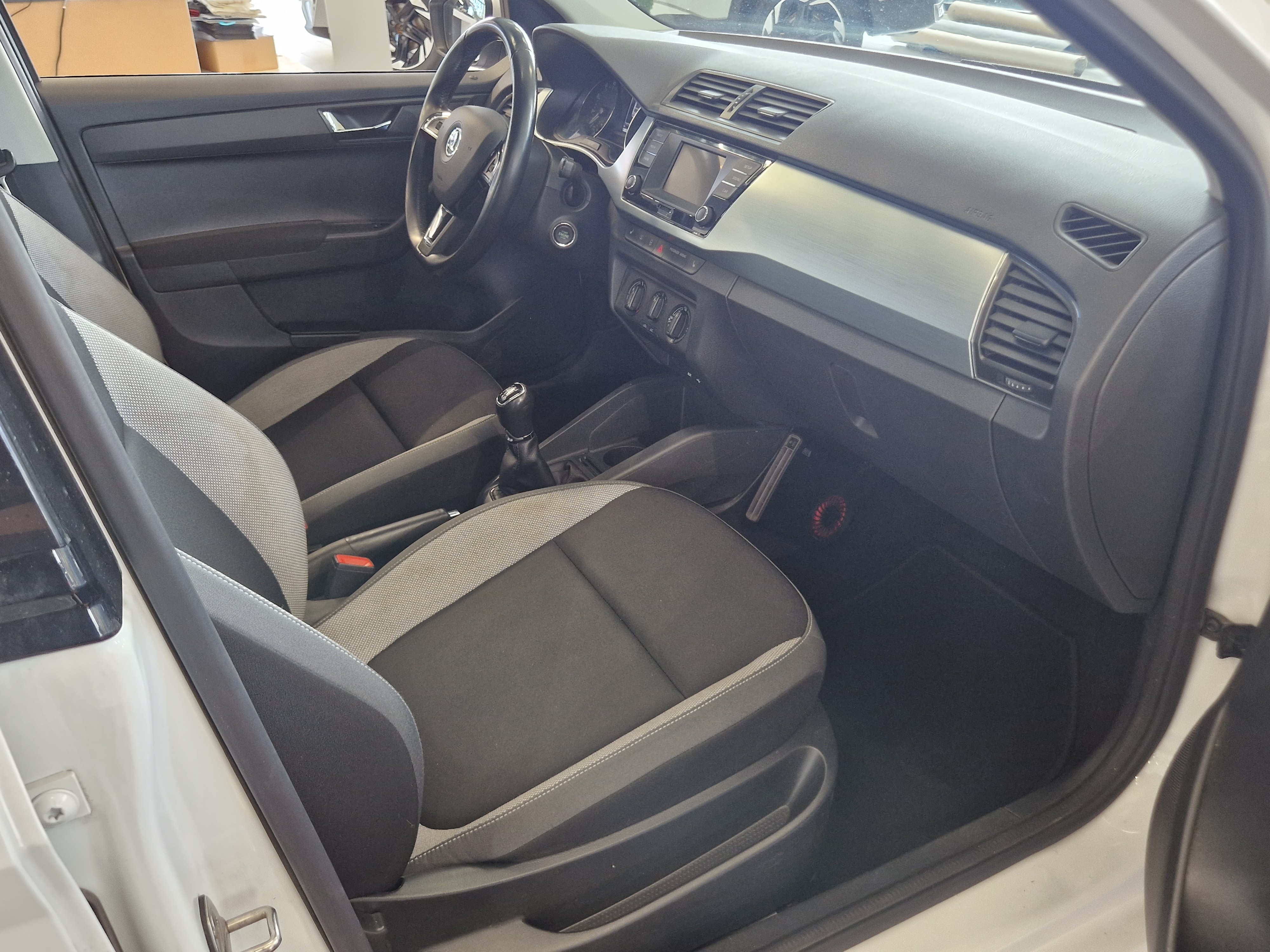SKODA Fabia 2015