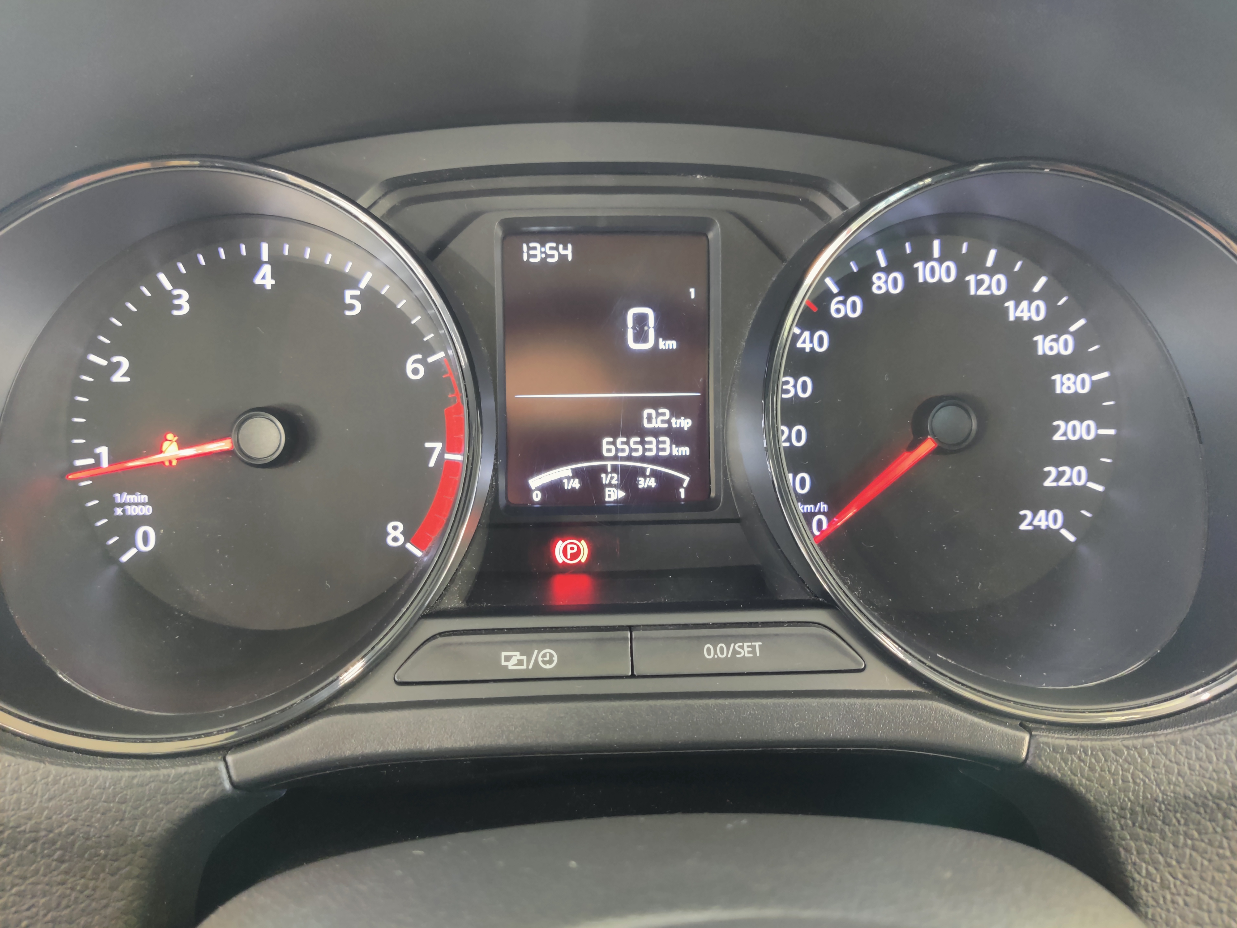 VOLKSWAGEN Polo 2016