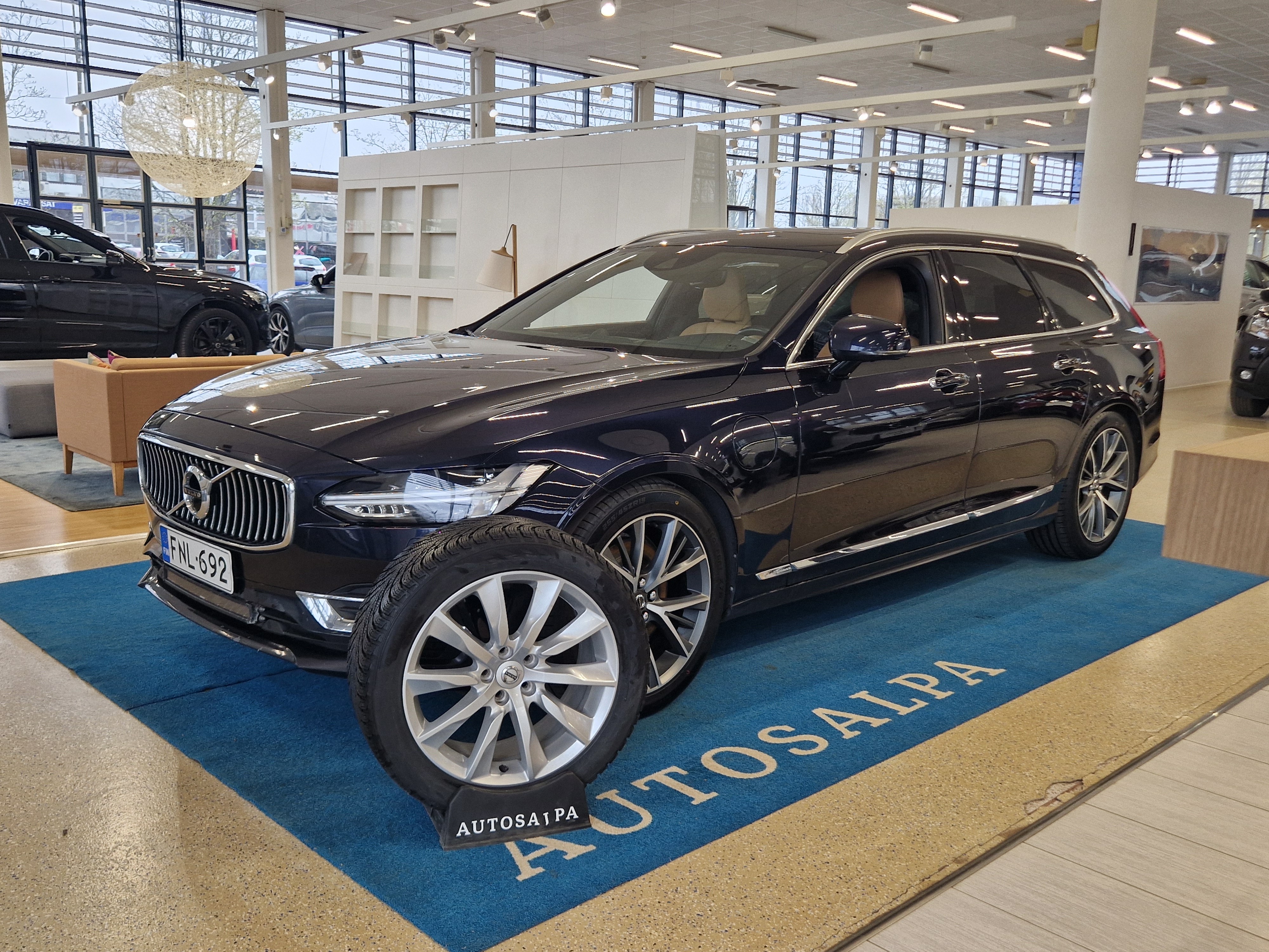 VOLVO V90 2019