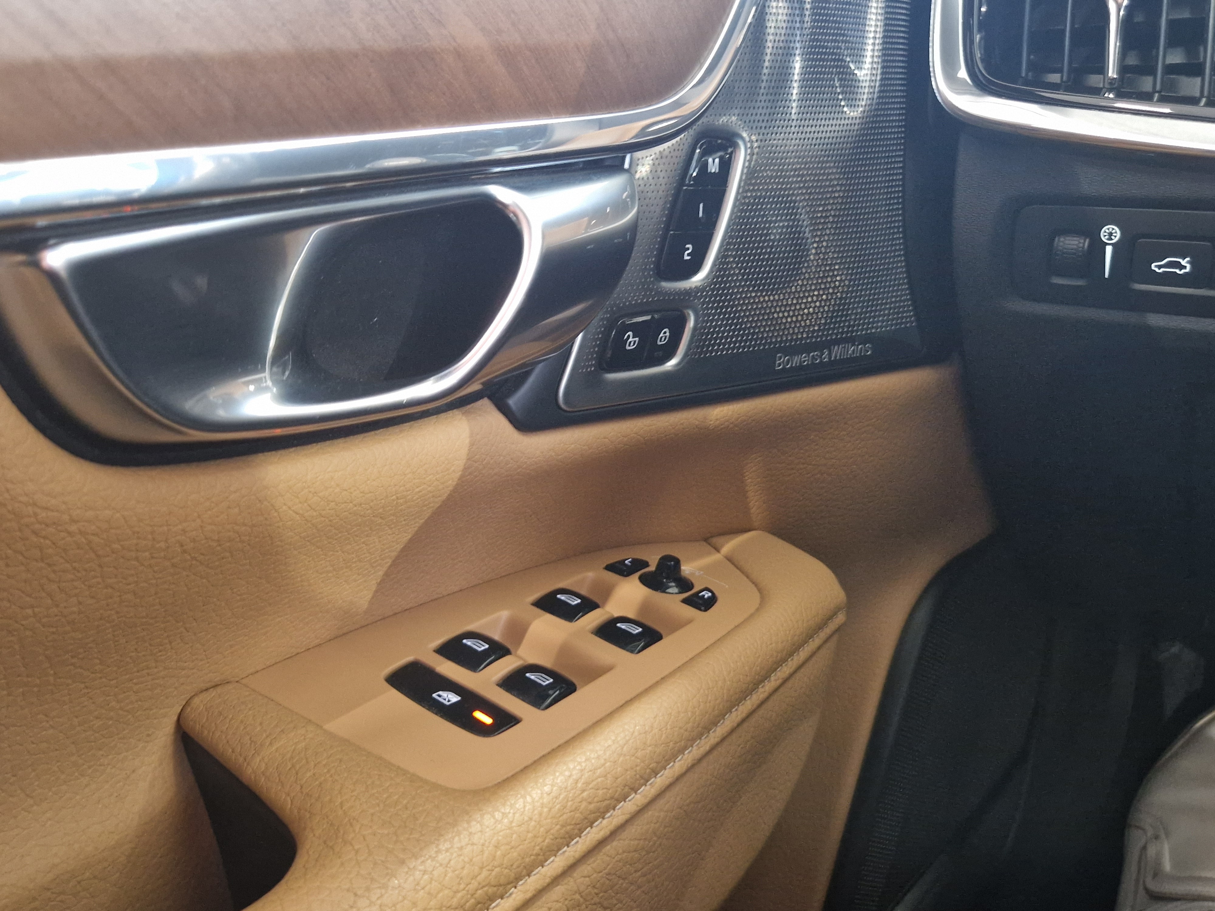 VOLVO V90 2019