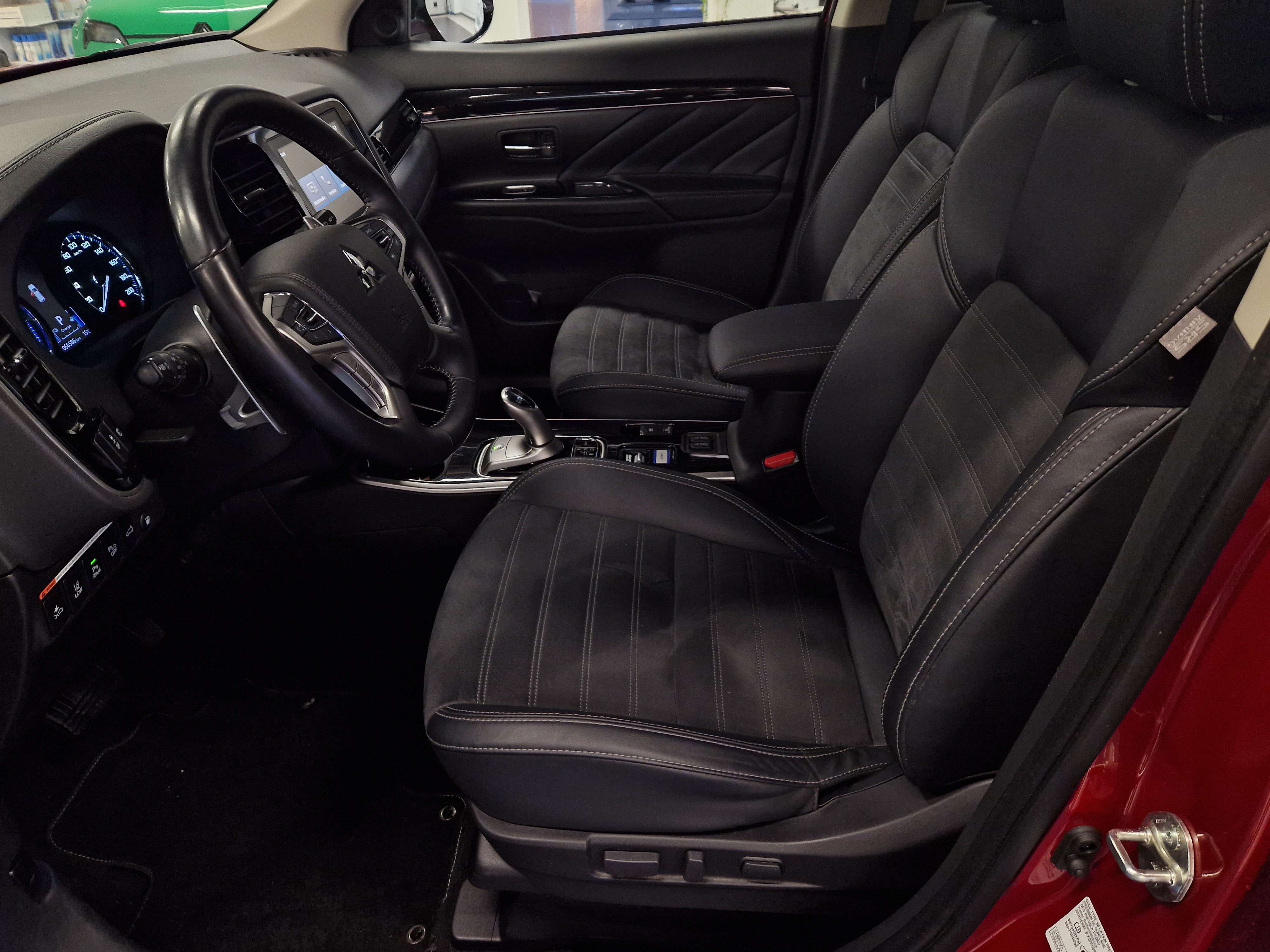 MITSUBISHI Outlander PHEV 2020