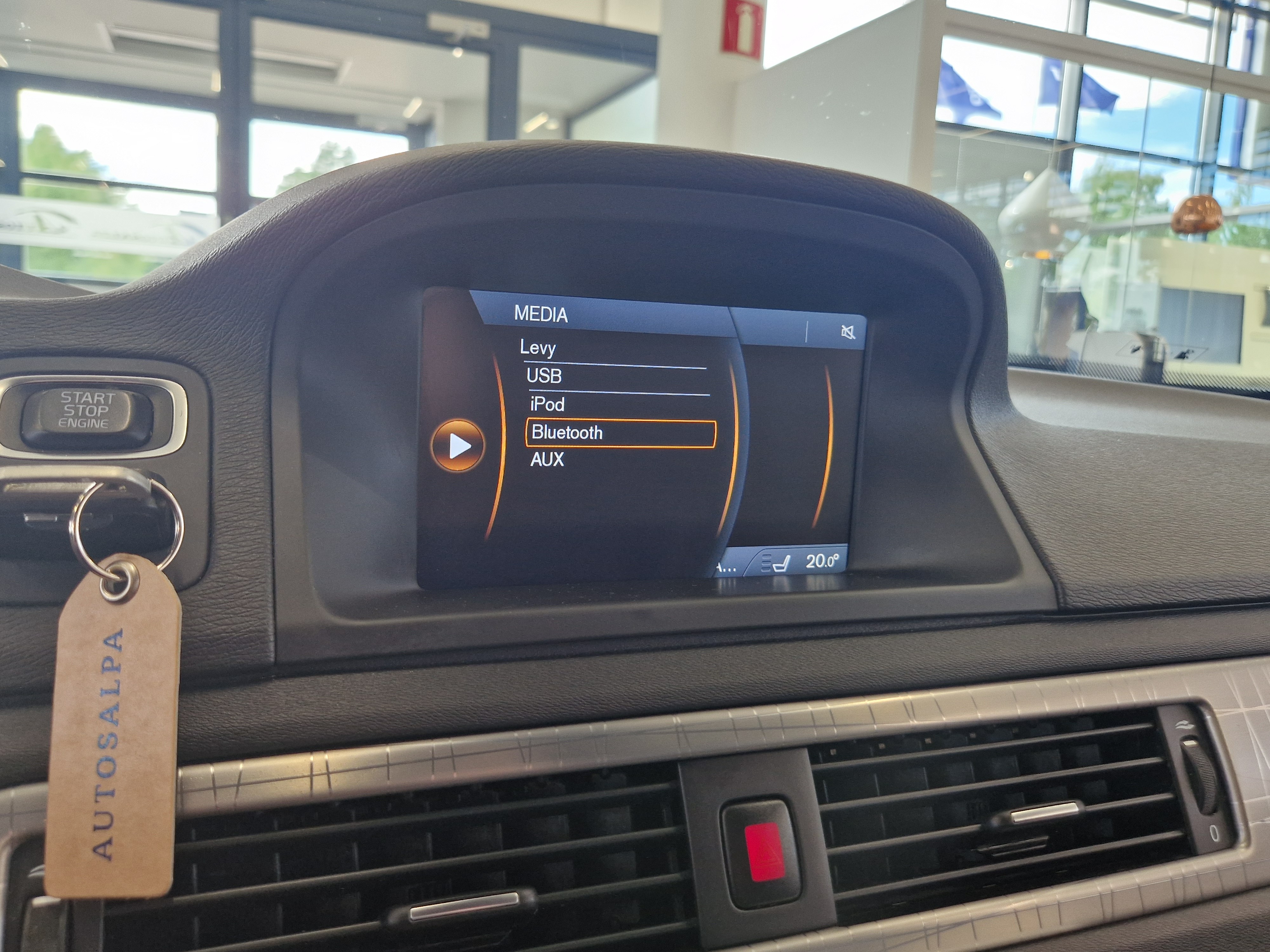VOLVO XC70 2014