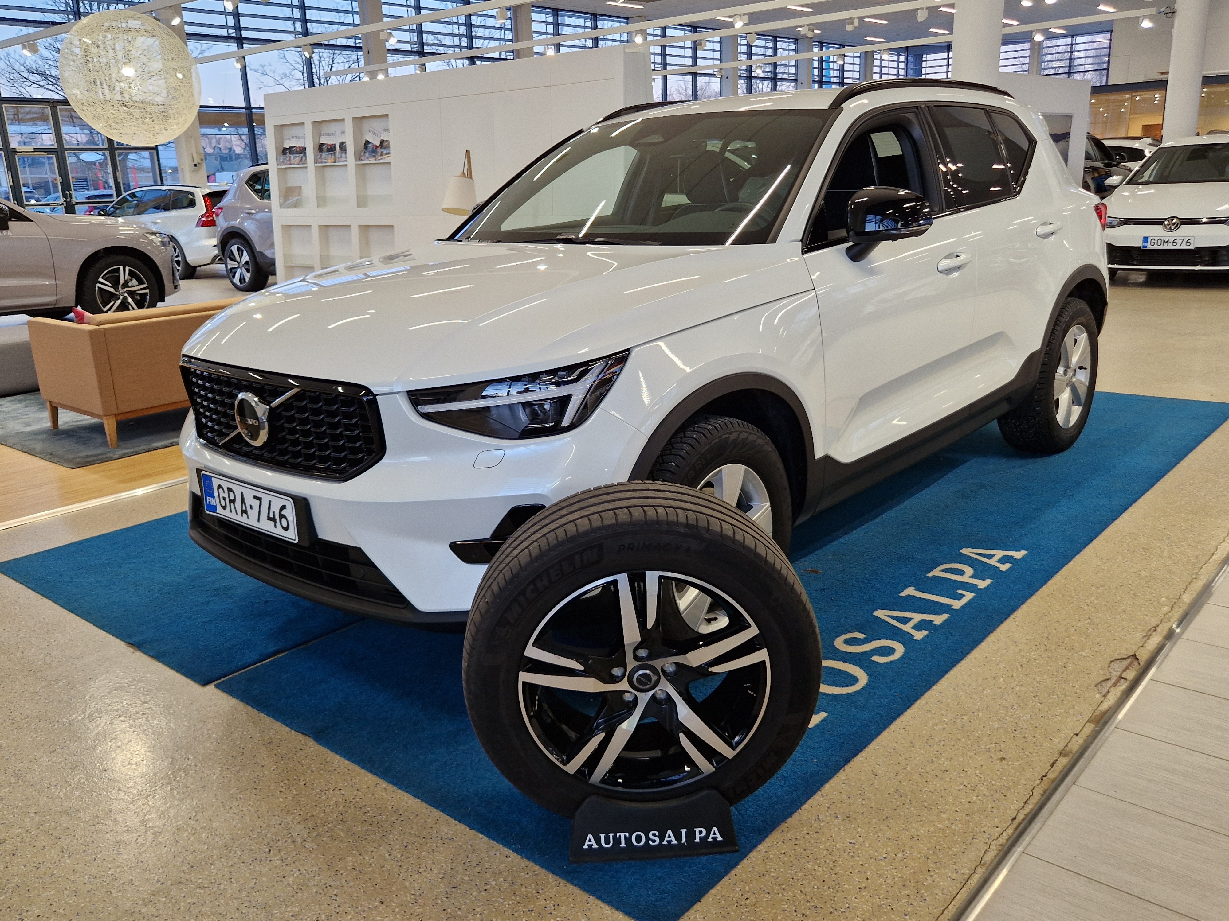 VOLVO XC40 2025