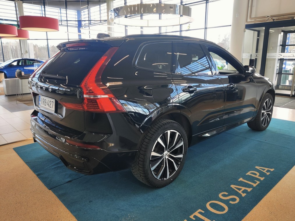 VOLVO XC60 2023