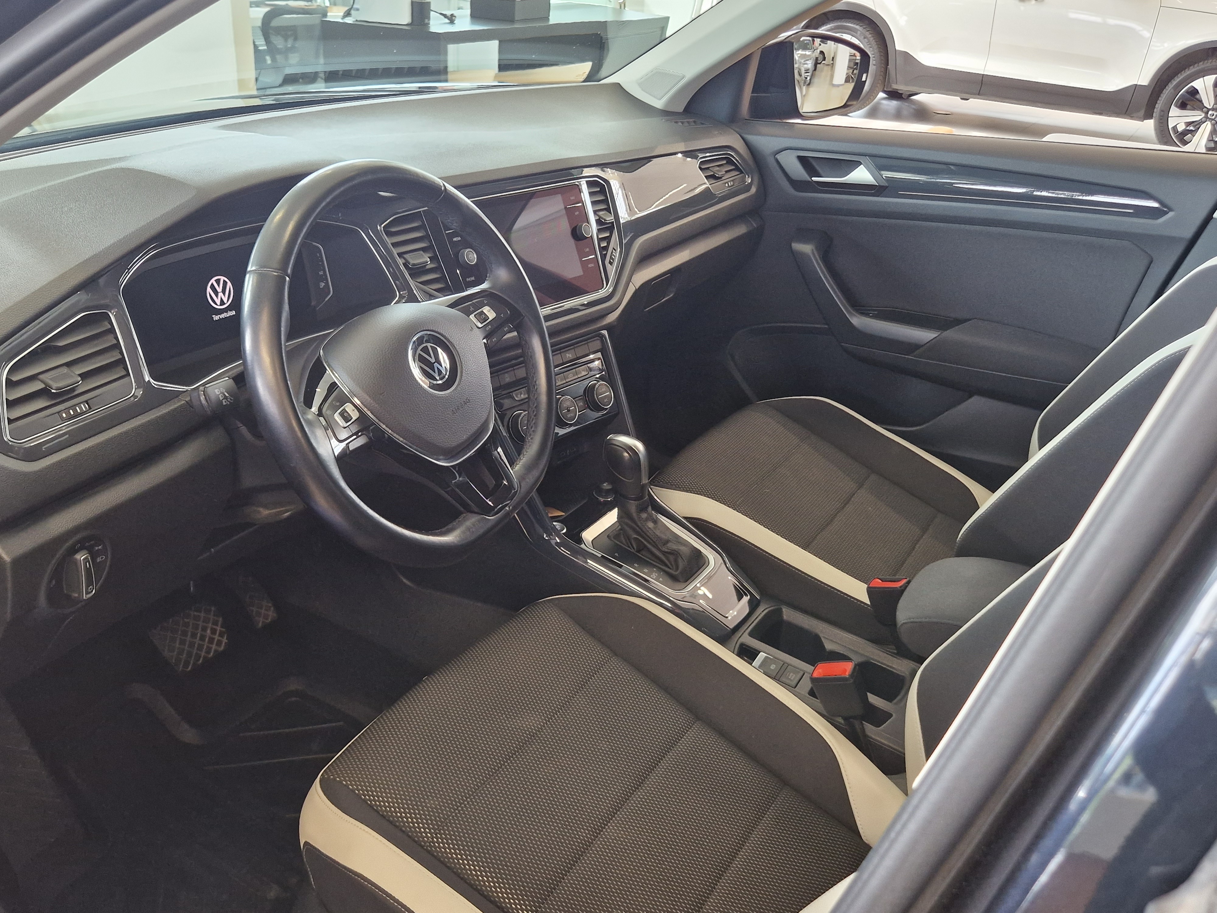 VOLKSWAGEN T-Roc 2021