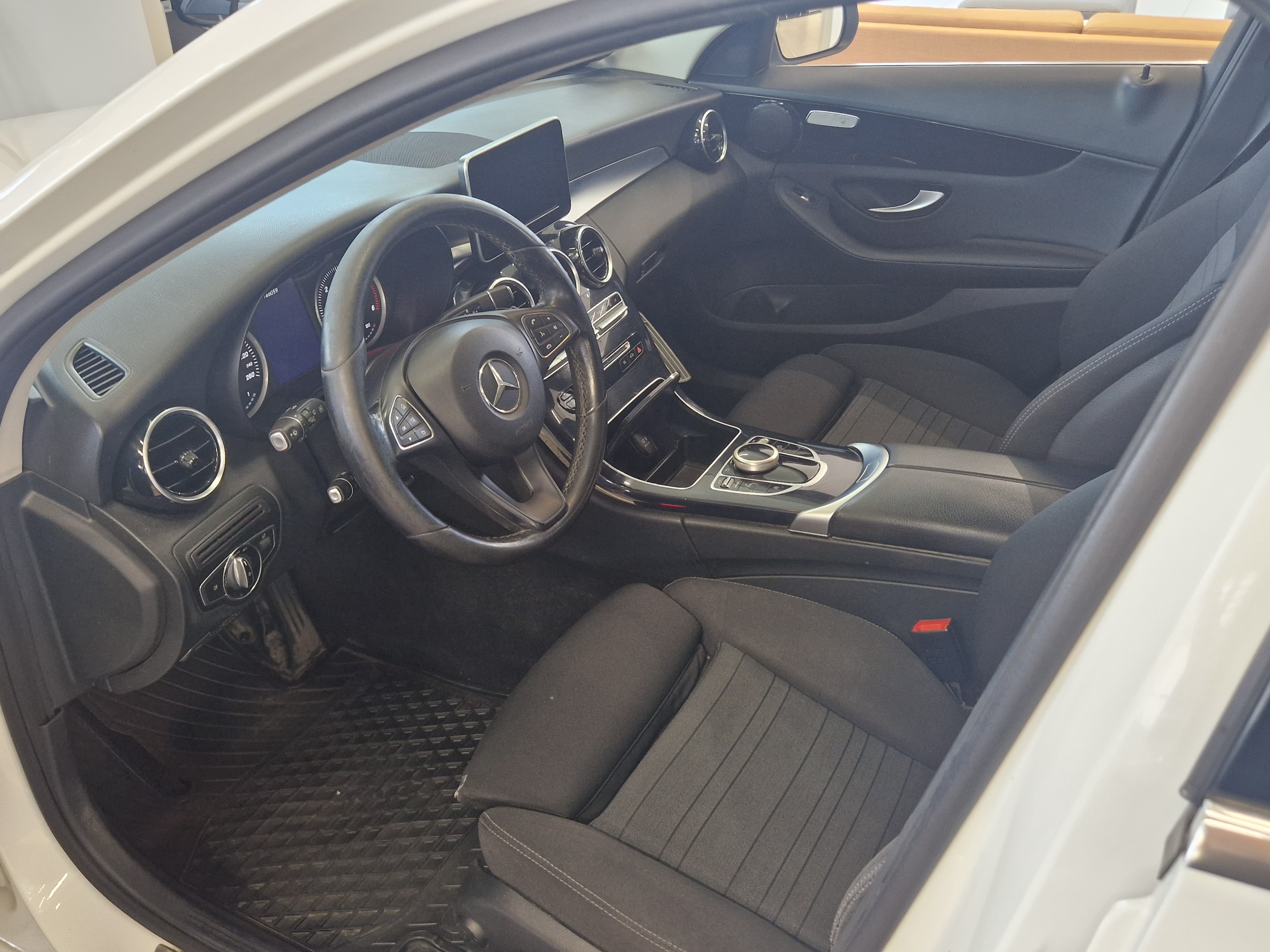 MERCEDES-BENZ C 2017