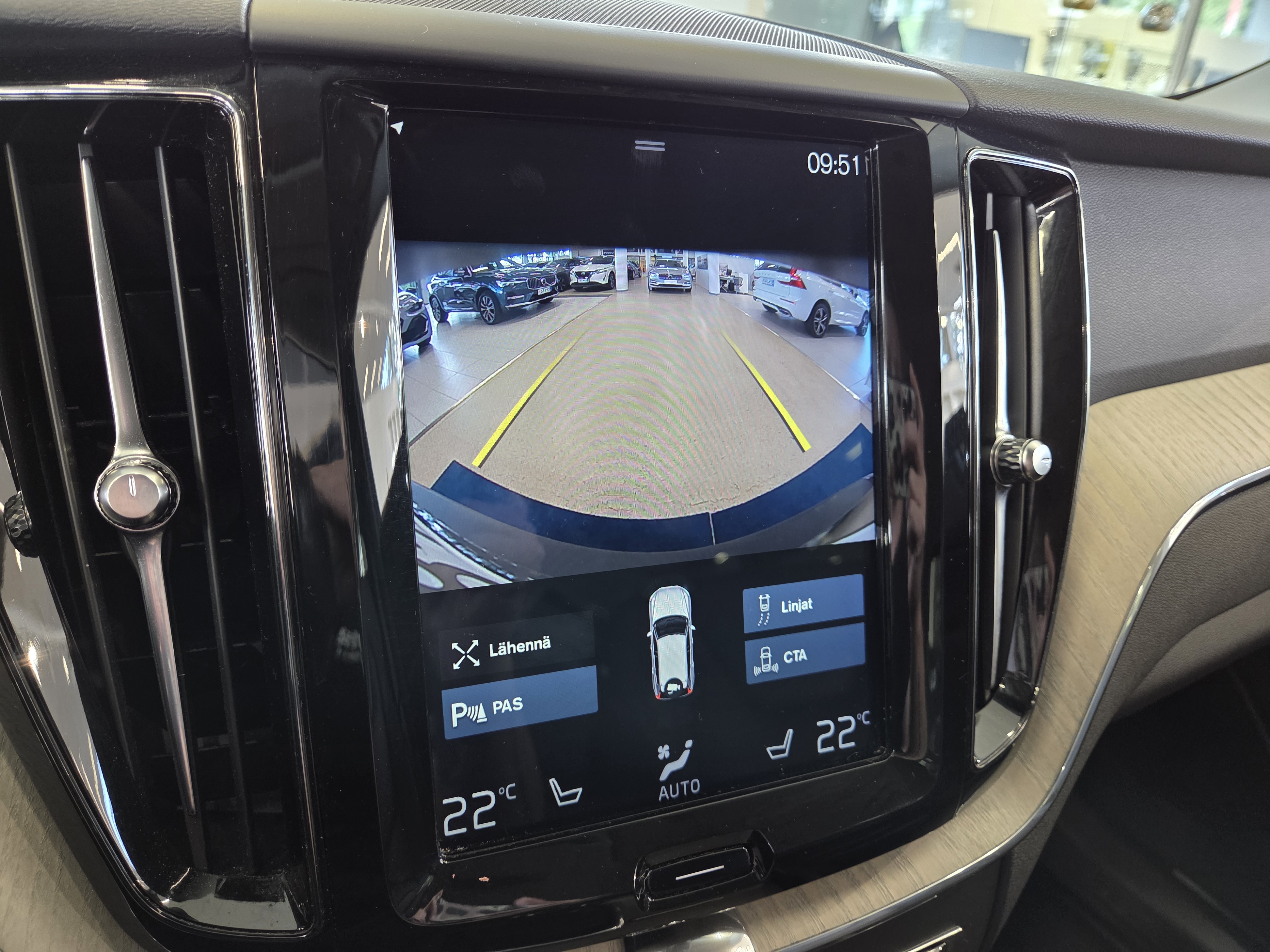 VOLVO XC60 2018